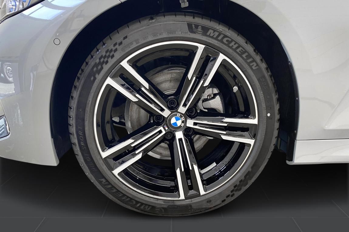 BMW Řada 3, 320d xDrive Sedan - fotka 5