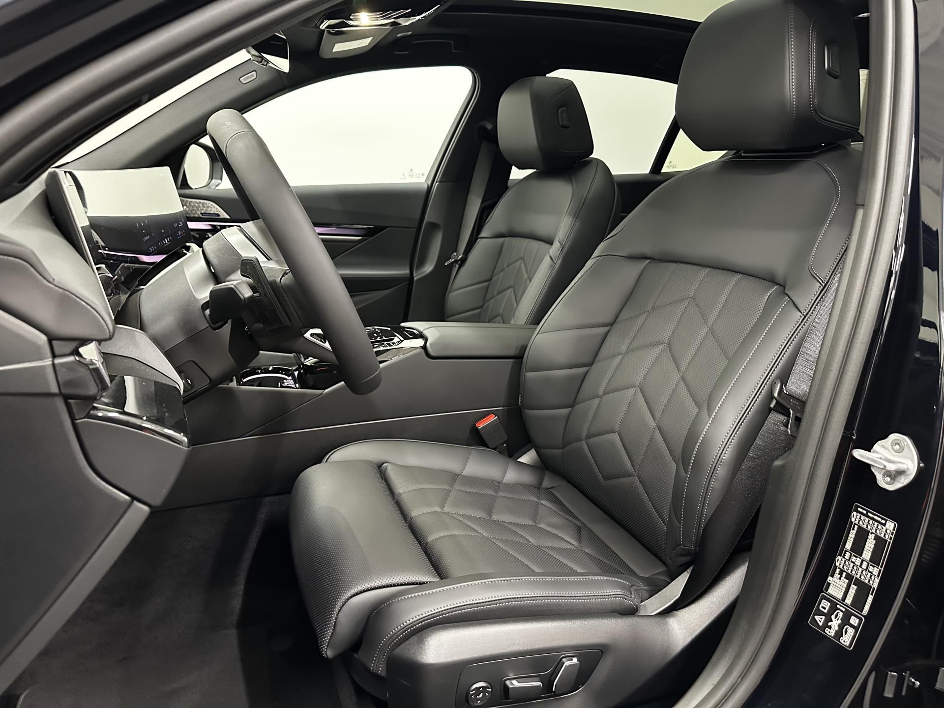 BMW Řada 5, 540d xDrive Sedan - fotka 6