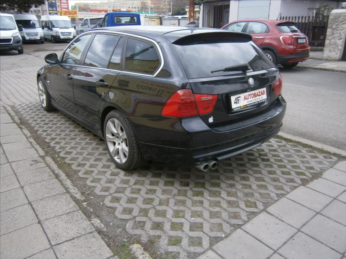 BMW Řada 3, 3,0 D  330D XDRIVE - fotka 4