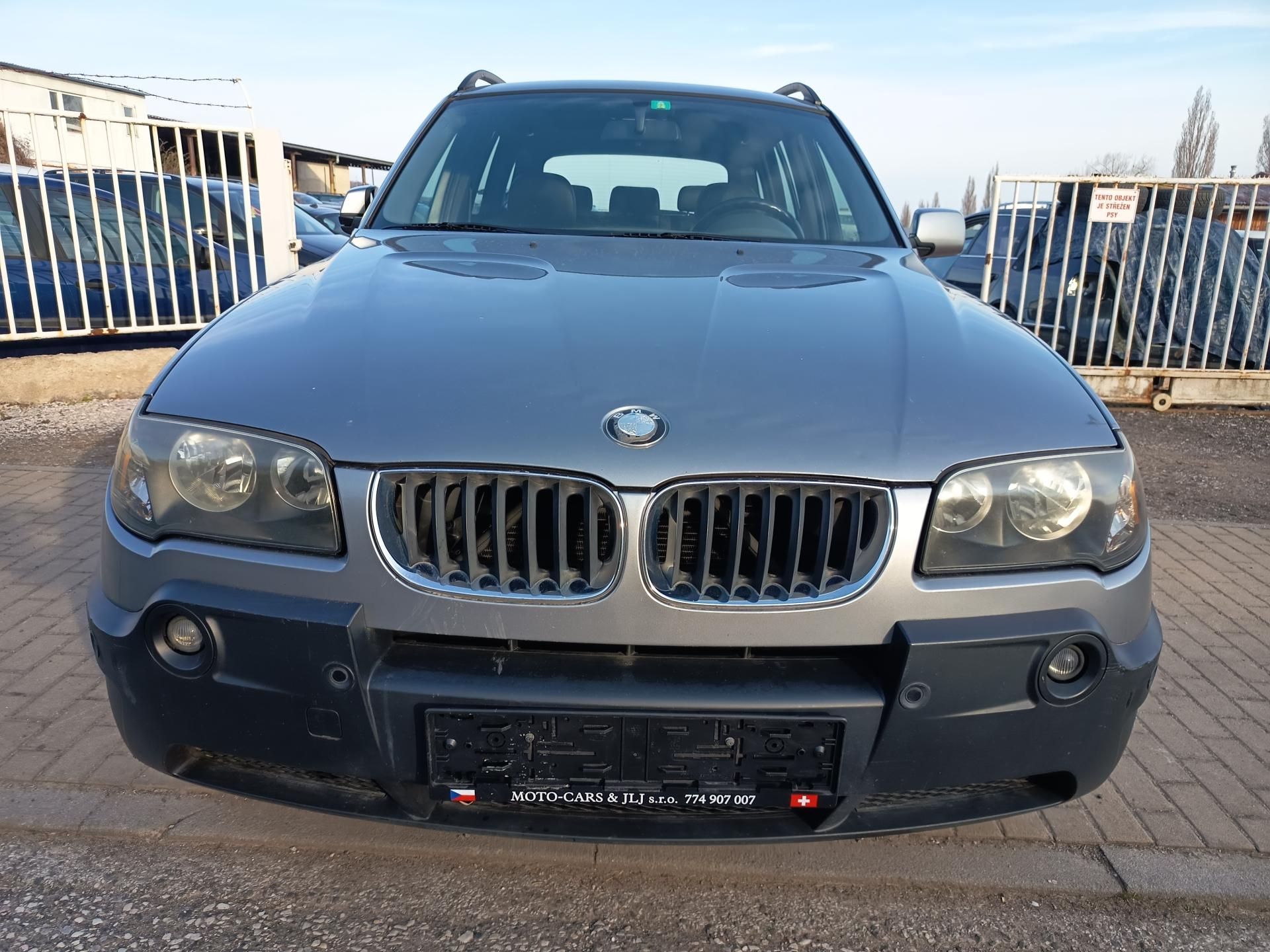 BMW X3, 3.0i automat - fotka 2