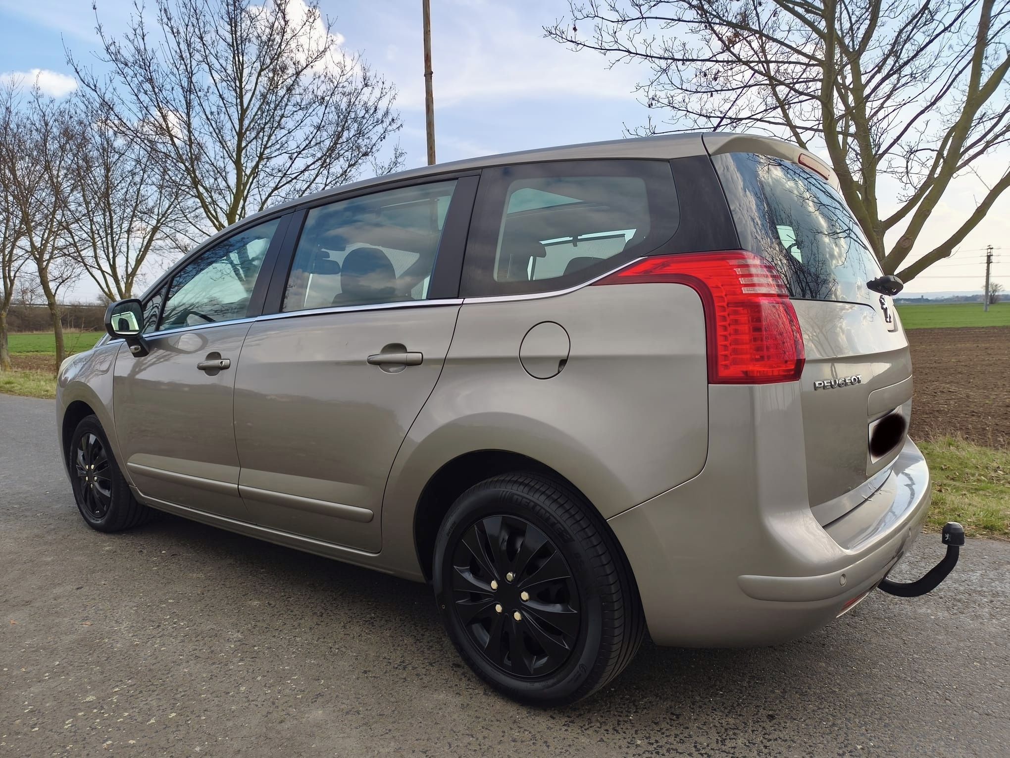 Peugeot 5008, 1,6i 88 kW, 7 míst - fotka 6