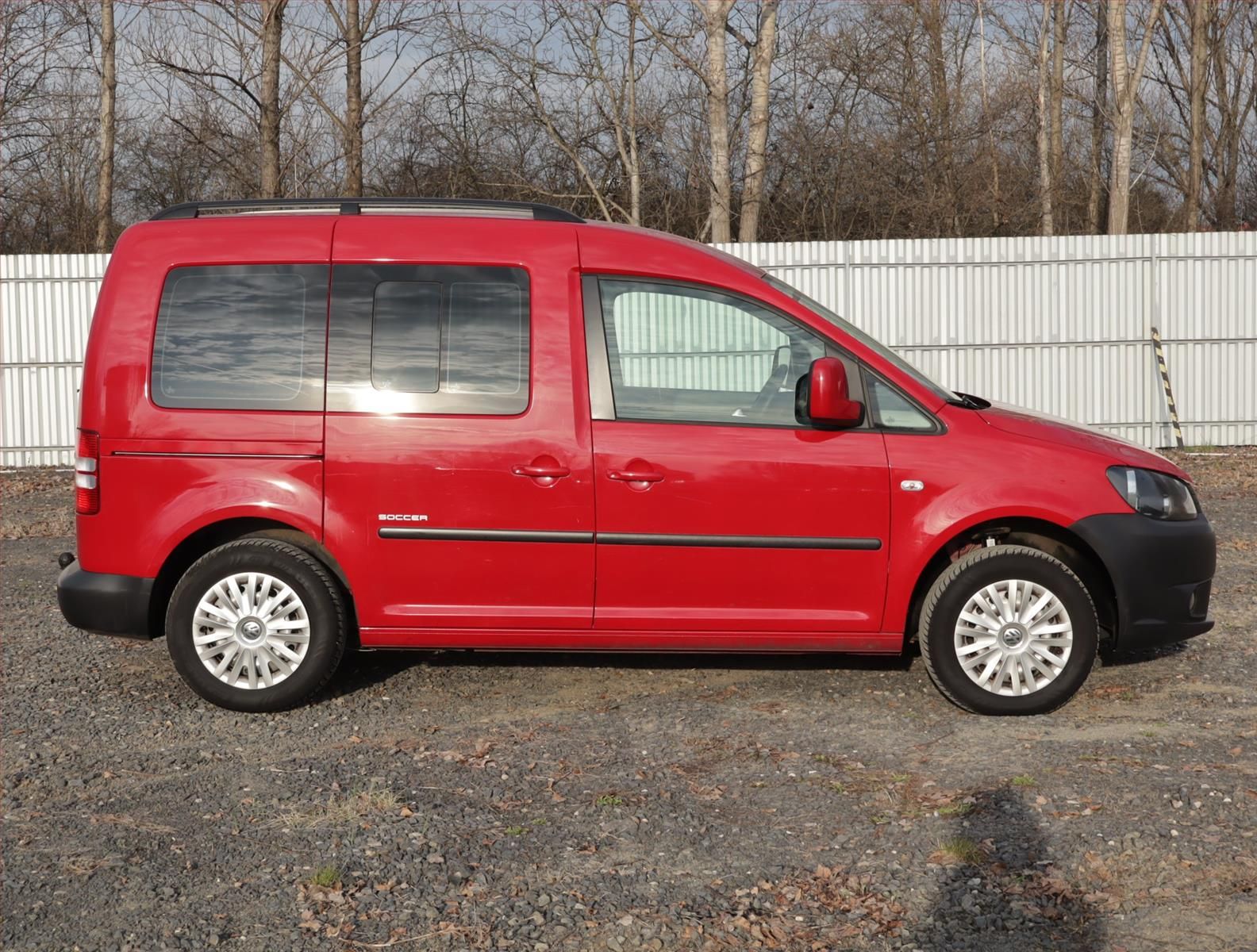 Volkswagen Caddy, 1.6 TDI, Soccer, 5Míst, Klima - fotka 6