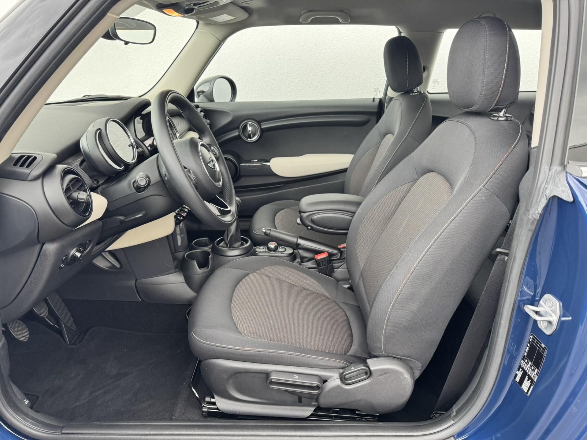 Mini Cooper, Cooper pouze 130 km - fotka 6