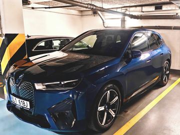 2023 BMW iX xDrive40, 30,589km