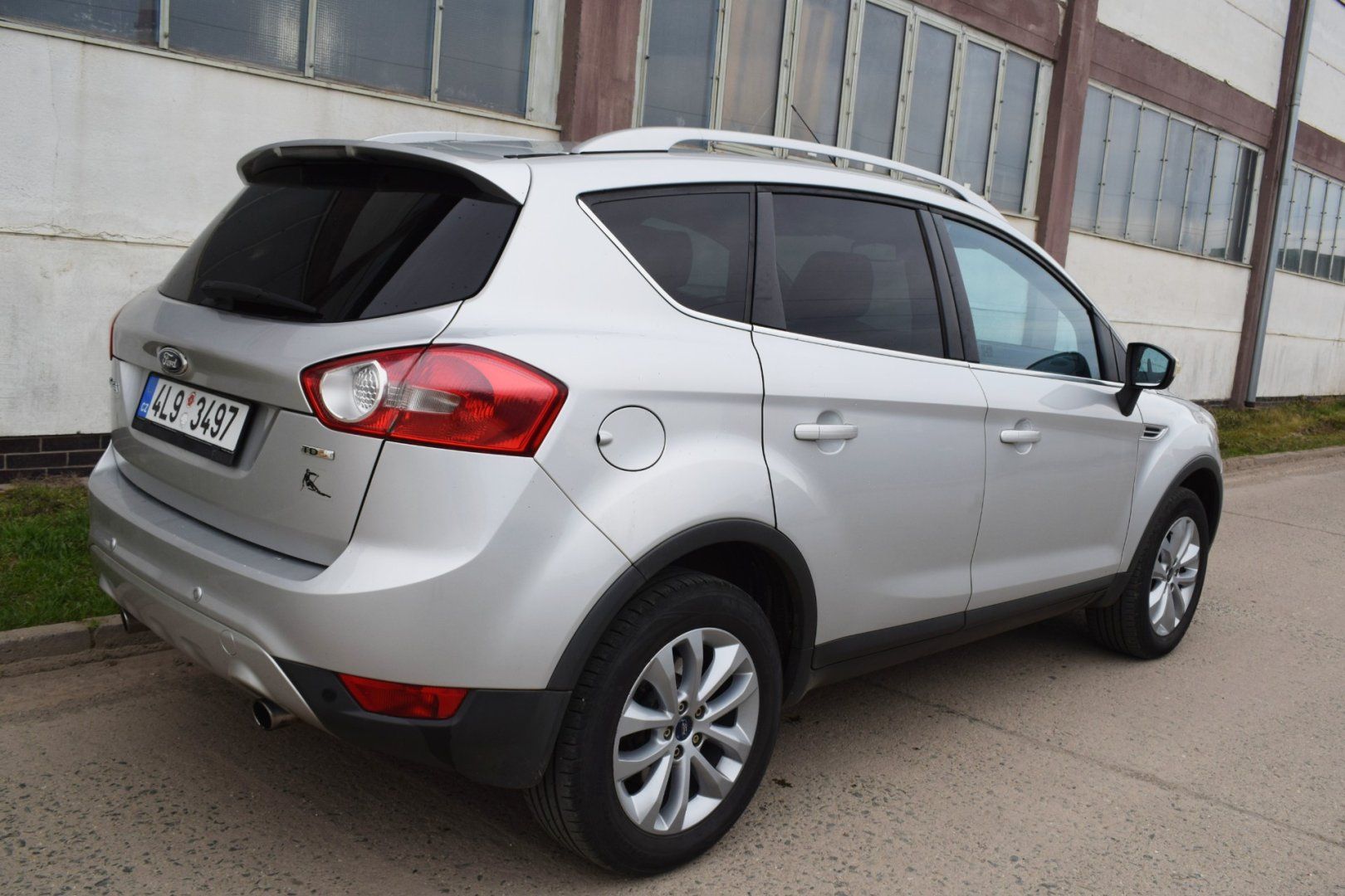 Ford Kuga, 2.0TDCi/4X4/2010/ČR/ČTĚTE/ - fotka 6