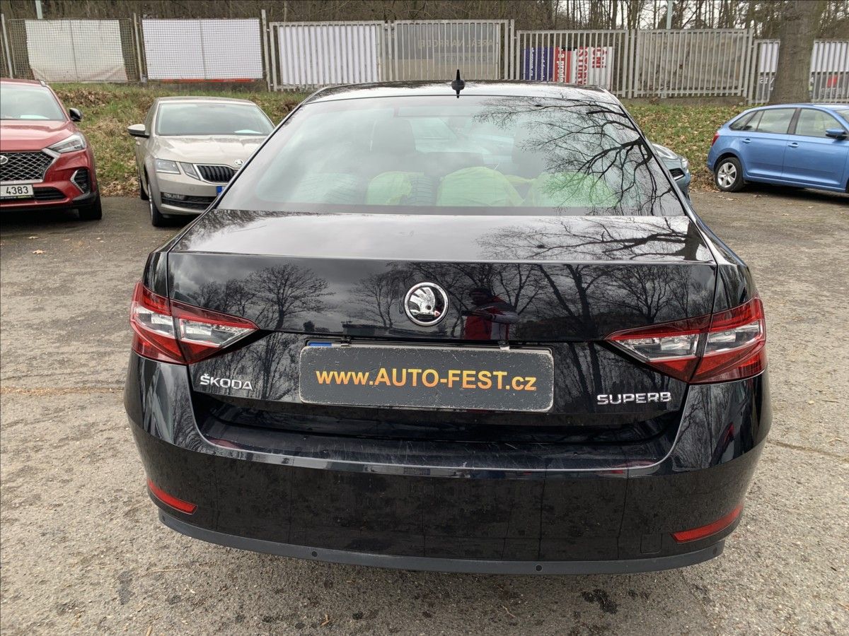 Škoda Superb, 1,5 TSI,ČR - fotka 6