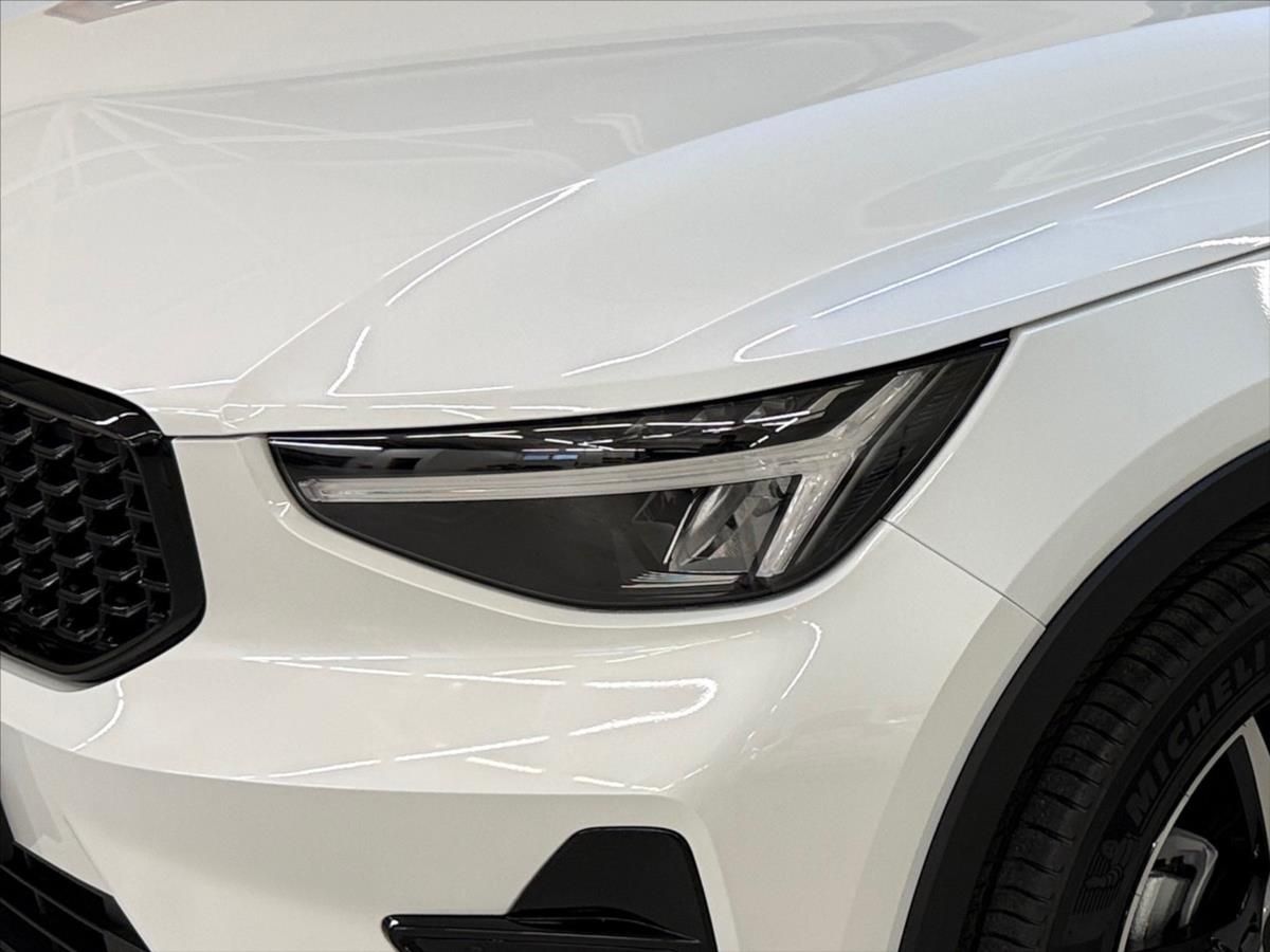 Volvo XC40, 2,0 B4 FWD Plus Dark 5143 - fotka 5