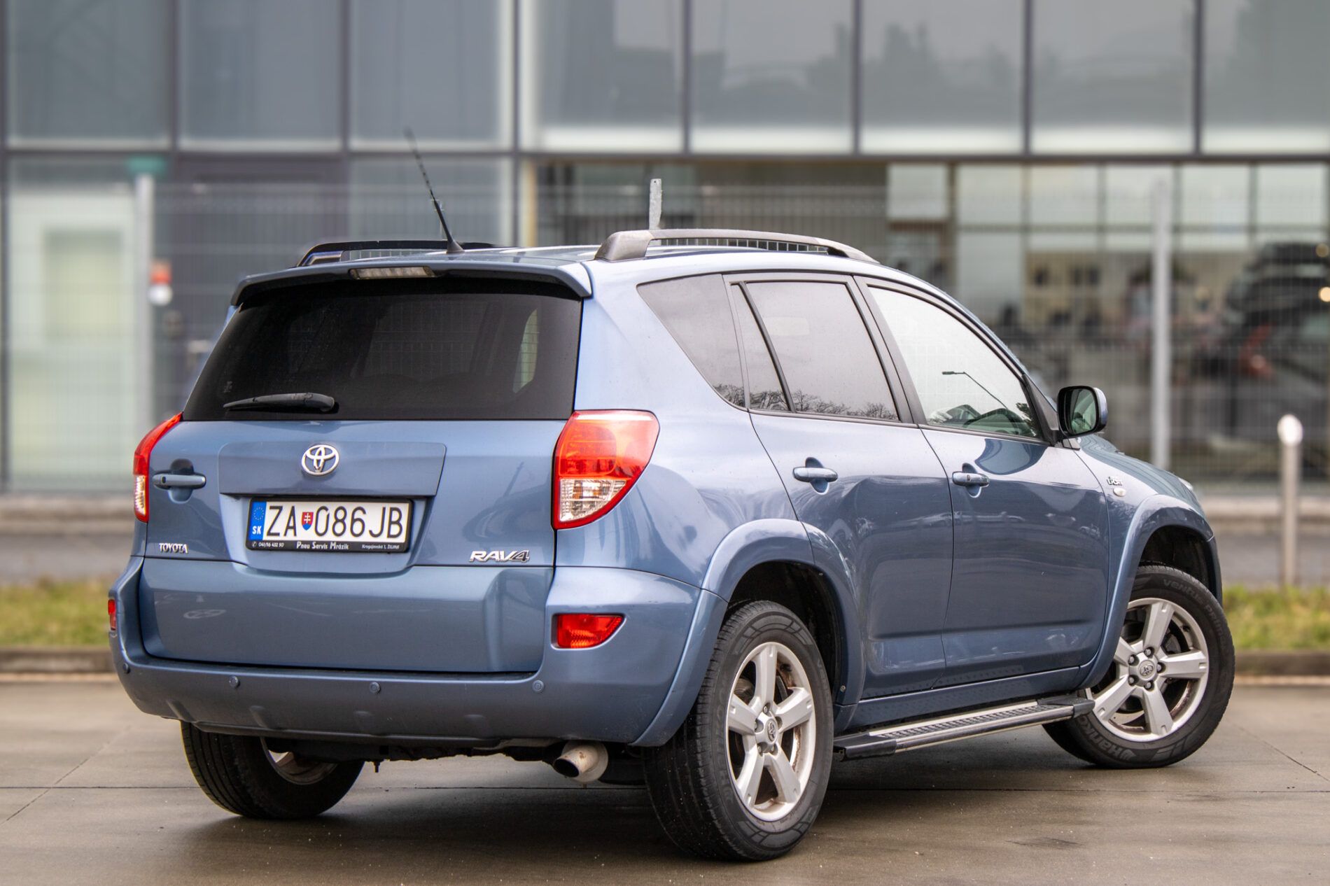 Toyota Rav4 - fotka 5