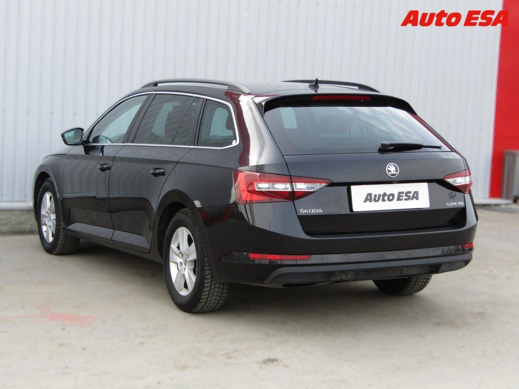 Škoda Superb, 2.0TDi,Ambition,xenon - fotka 6