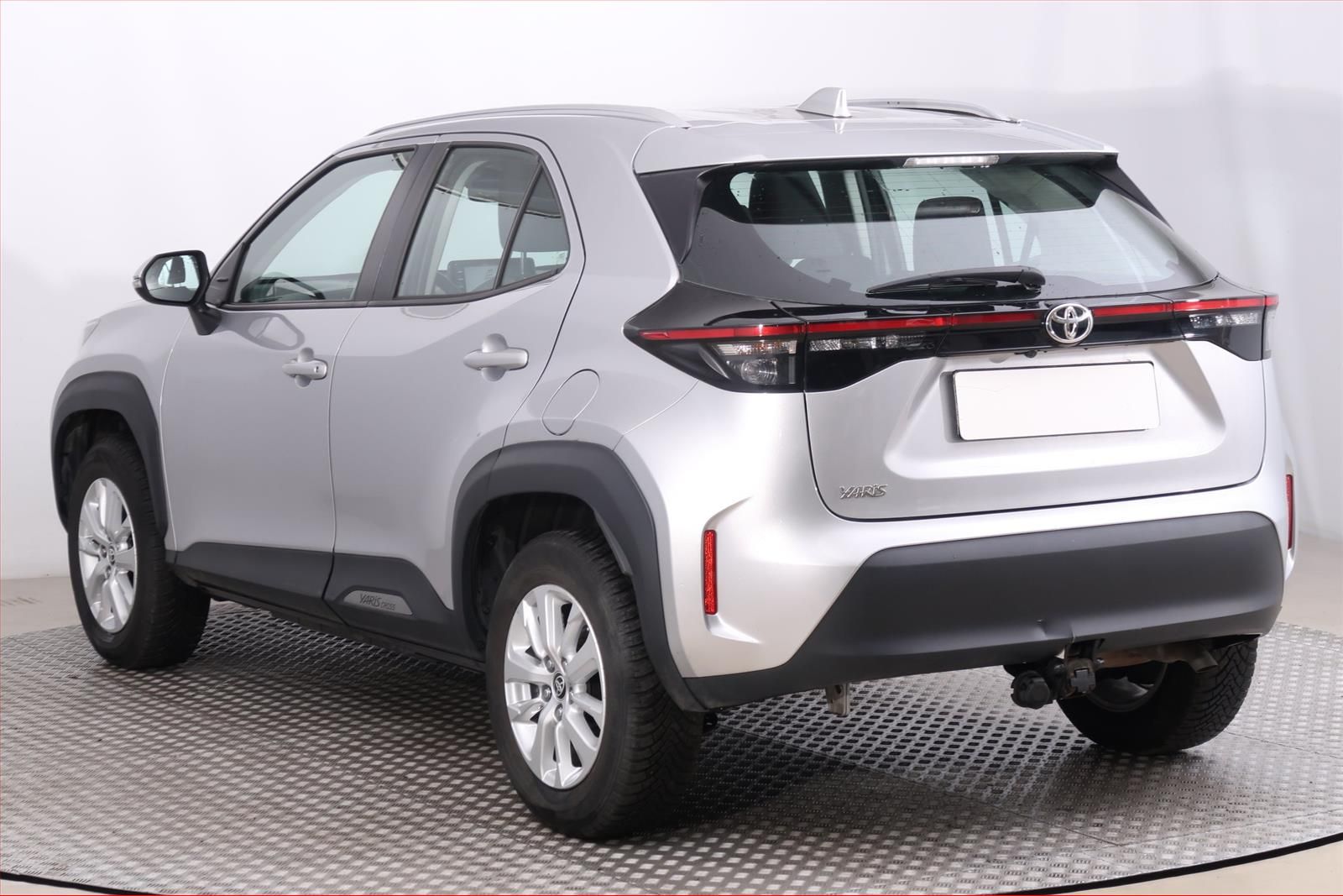 Toyota Yaris Cross, 1.5 VVT-i, Comfort, ČR,1.maj - fotka 4