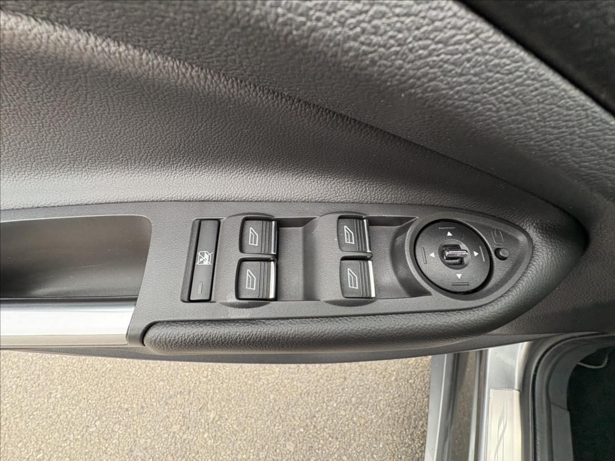 Ford Kuga, 2,0 TDCi 120kW 4x4,Individual - fotka 5