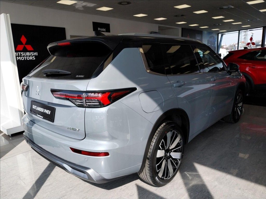 Mitsubishi Outlander, 2.4 PHEV MY25  INSTYLE - fotka 2
