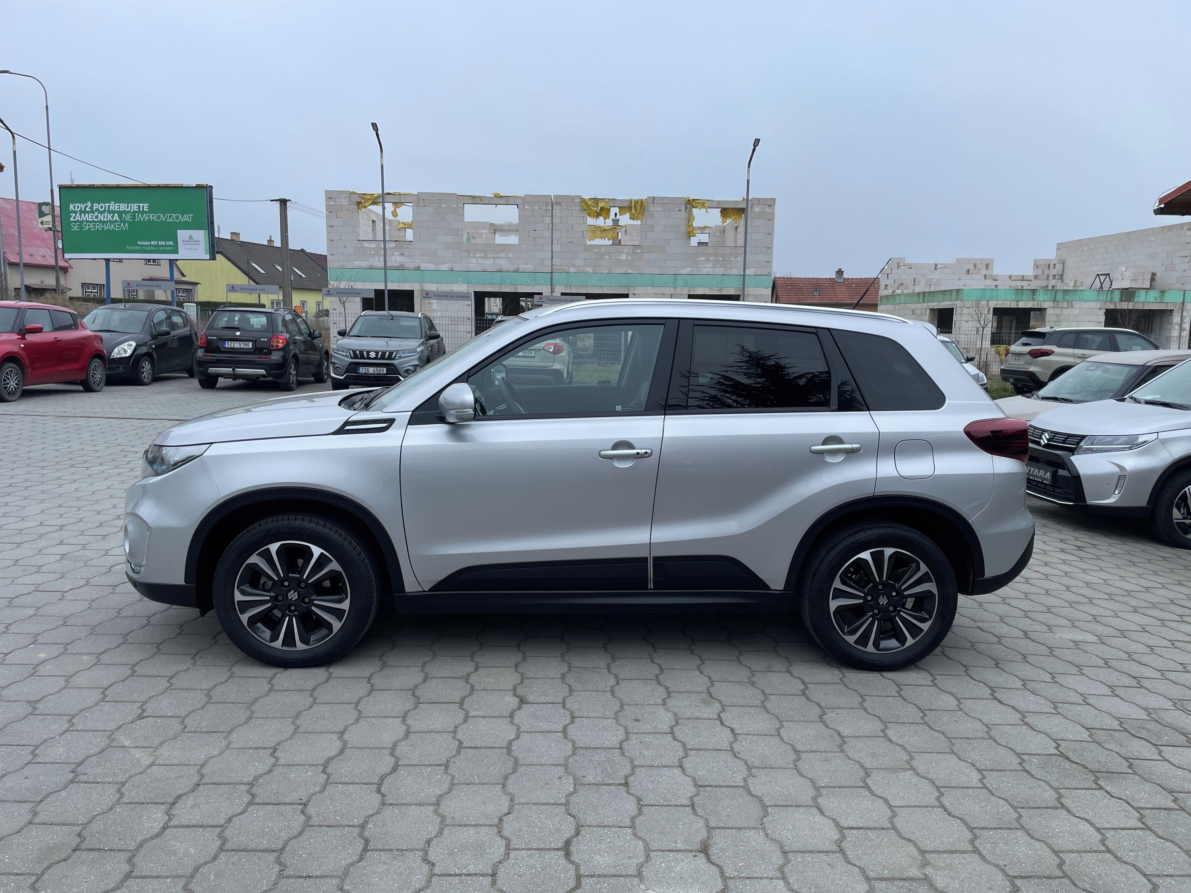 Suzuki Vitara, 1,5 Elegance Pano. 4x4 Hybrid - fotka 6