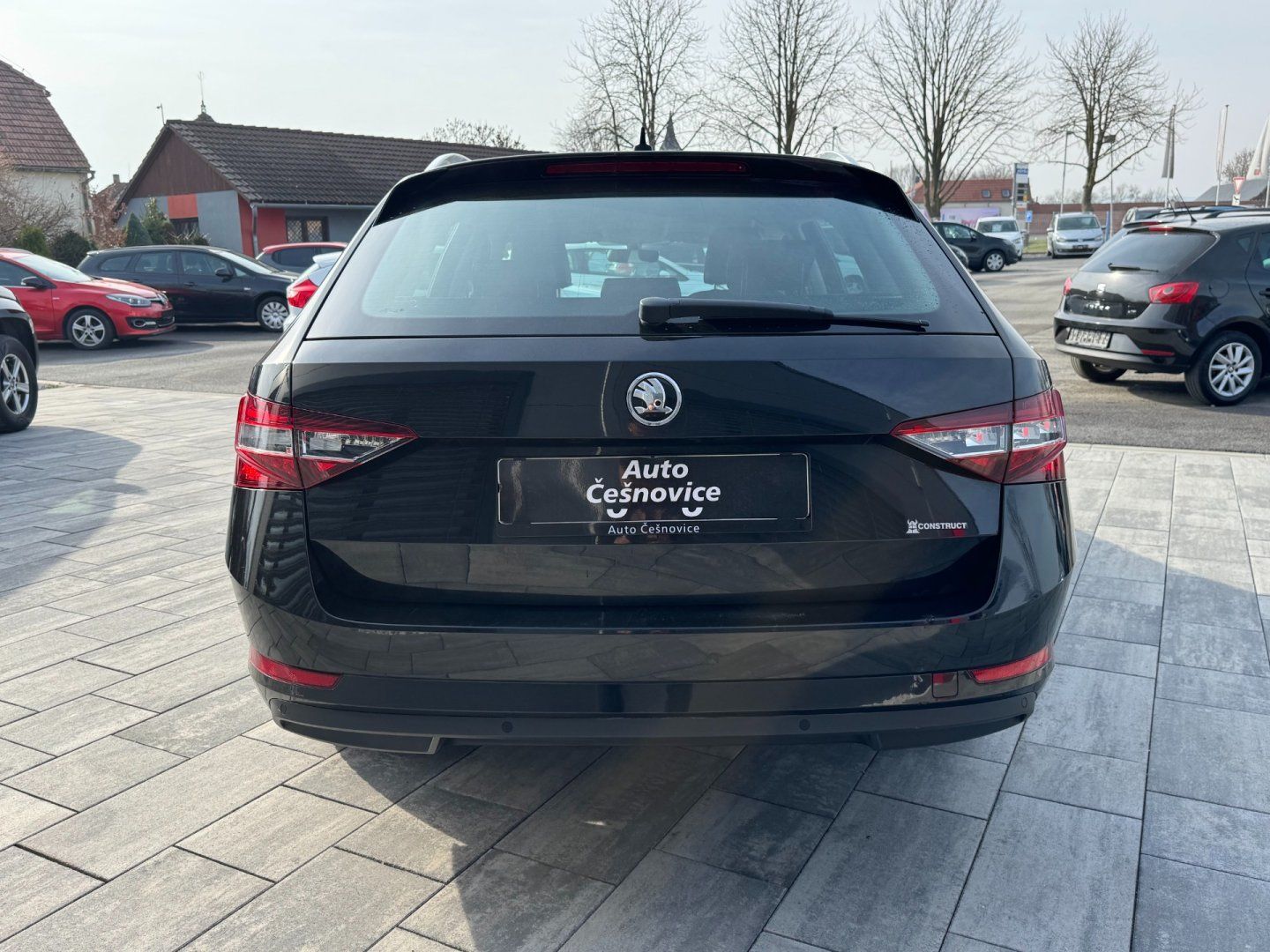 Škoda Superb, 2,0 TDI 110 KW DSG STYLE - fotka 6