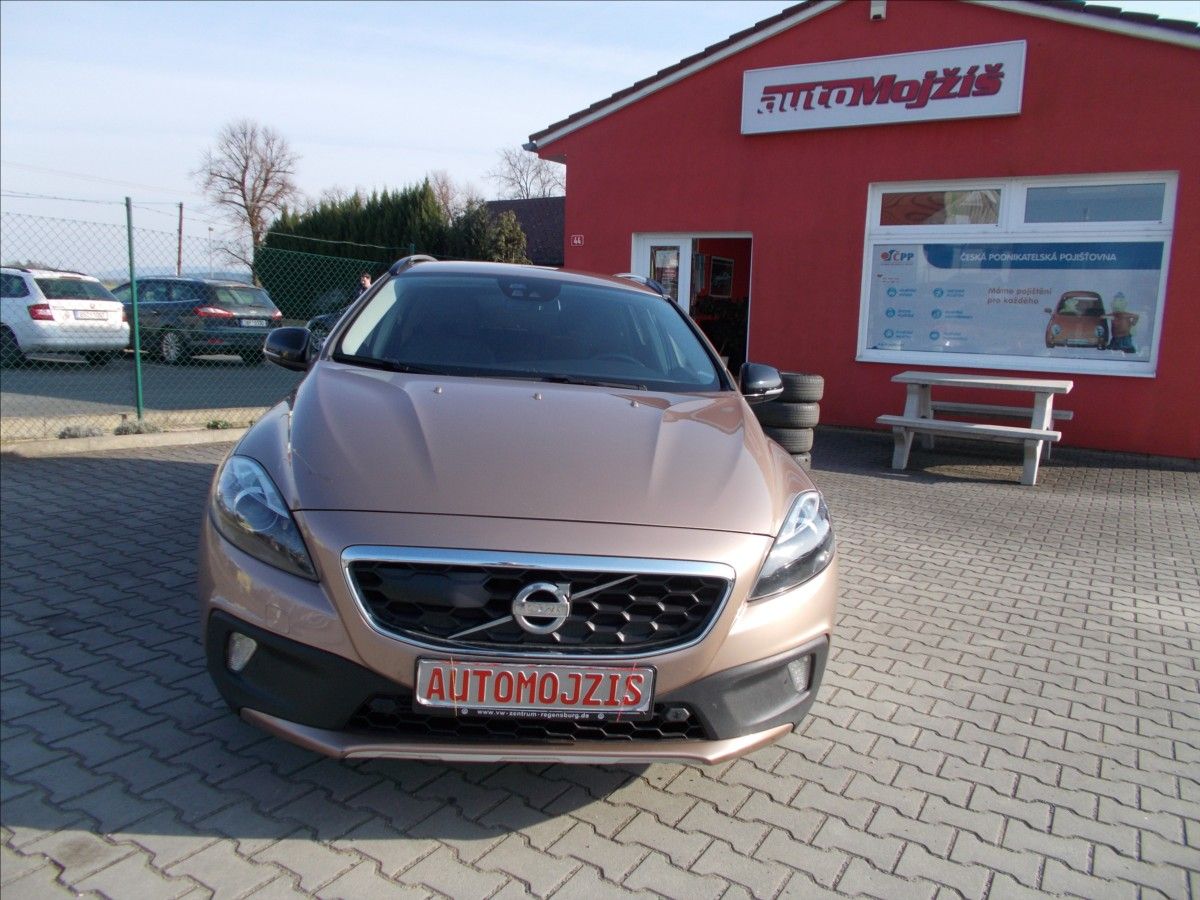 Volvo V40, 2,0 D AT DIGIKLIMA TZ PARKOVAC - fotka 2