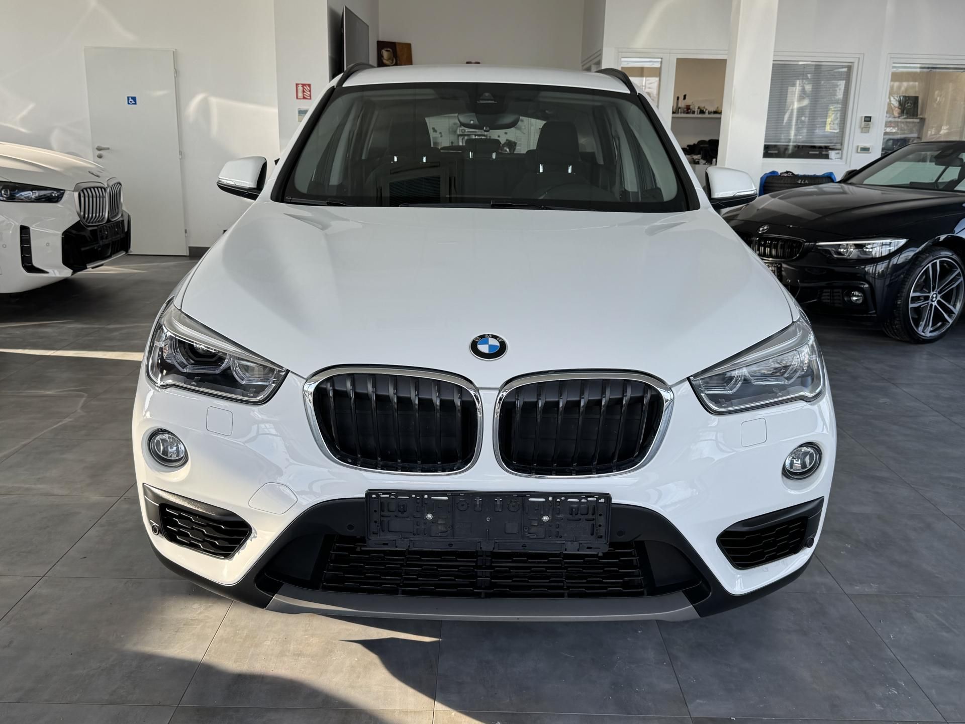 BMW X1, xDrive 18d AUT. LED NAVI TAŽNÉ - fotka 2