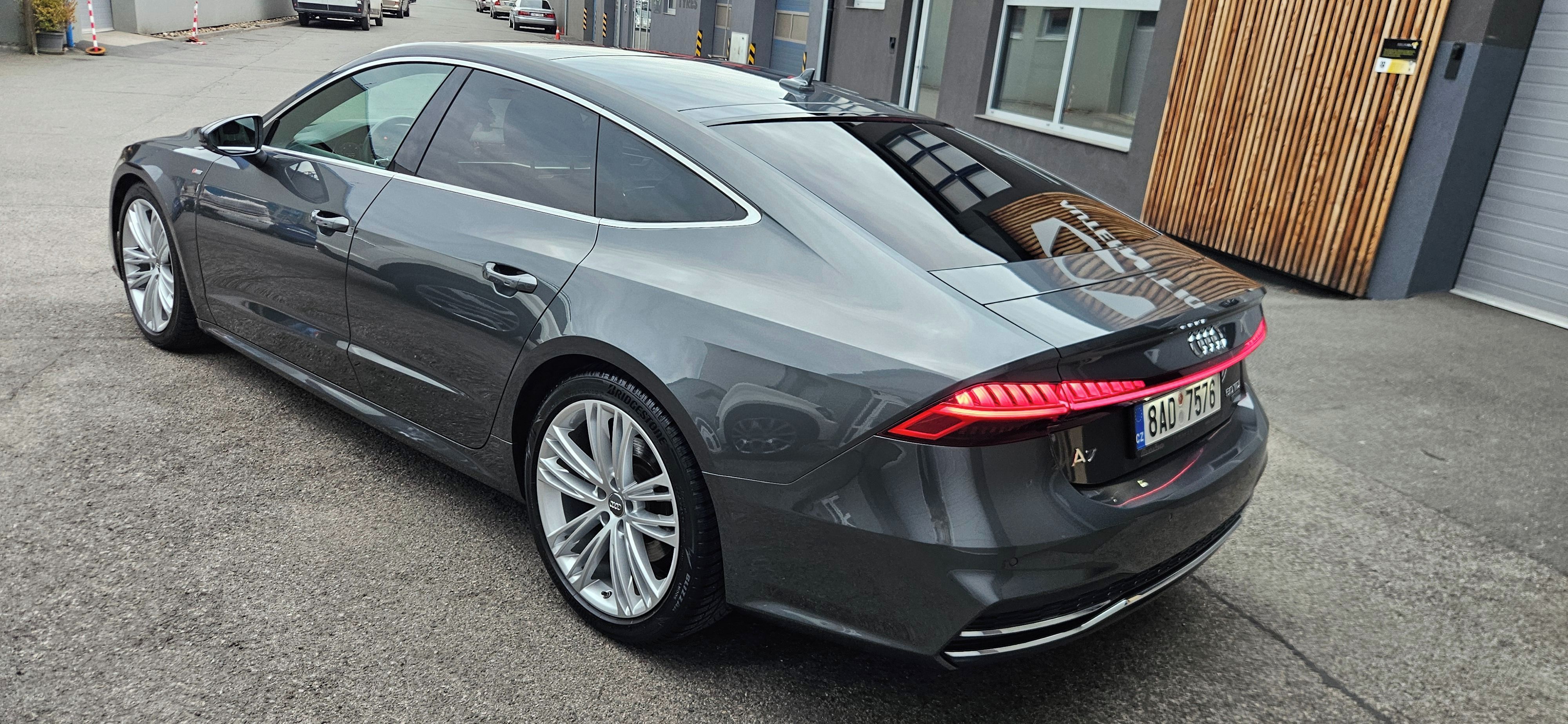 Audi A7, 210kw, S-line, B&O - fotka 5