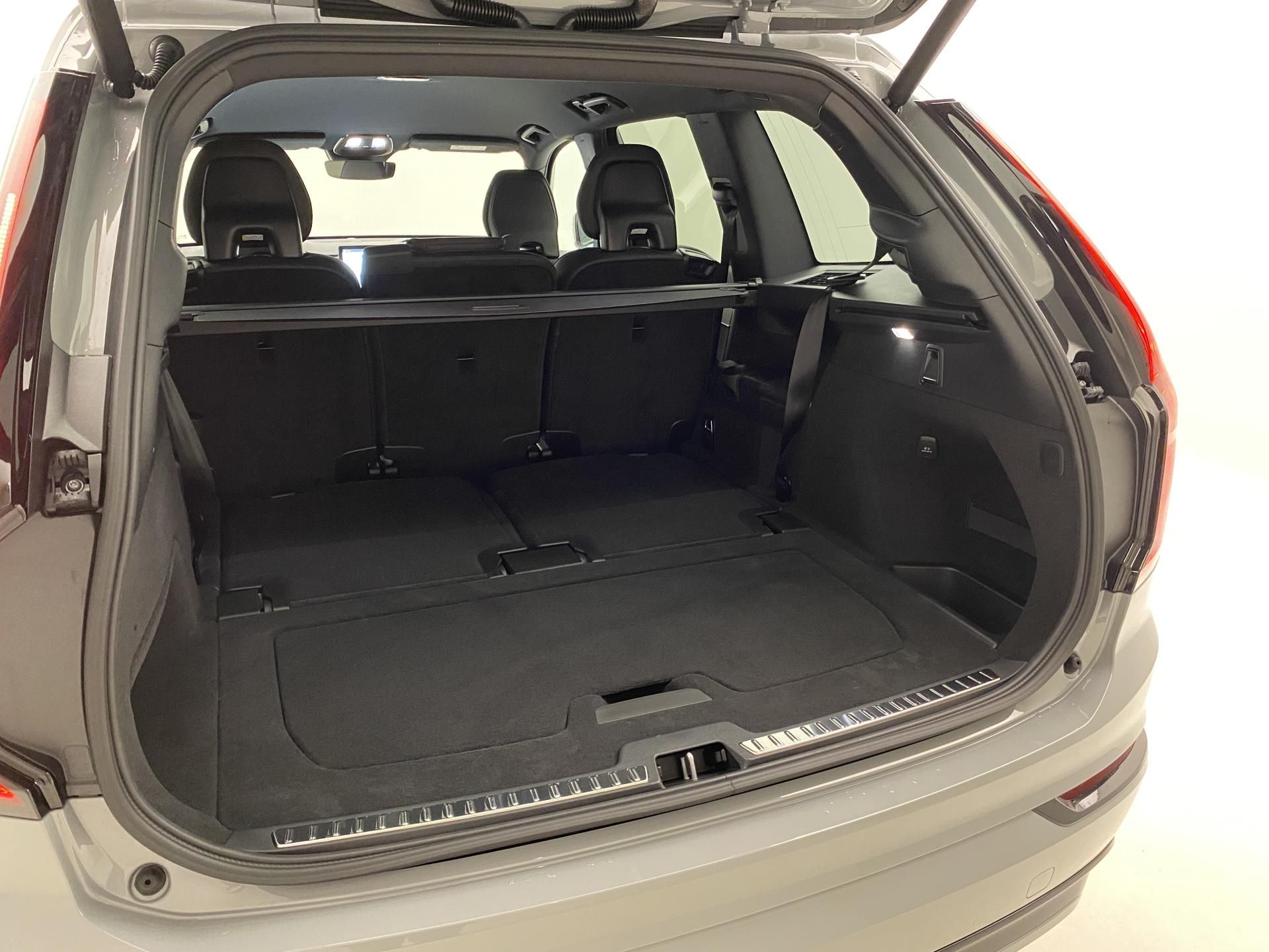 Volvo XC90, B5 AWD BLACK EDITION PLUS 7m - fotka 5