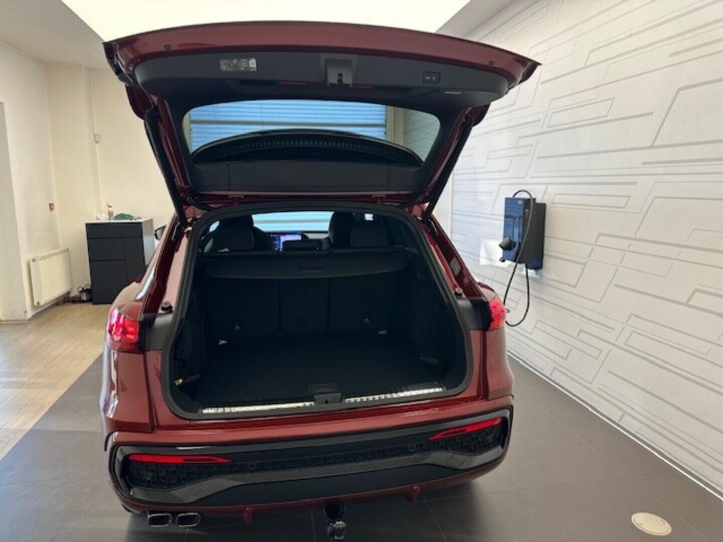 Audi Q5, S-line 40 TDI quattro STR 150 - fotka 6