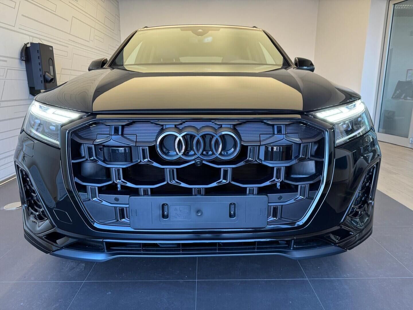 Audi SQ7, SUV V8 TFSI quattro 373 kW - fotka 2