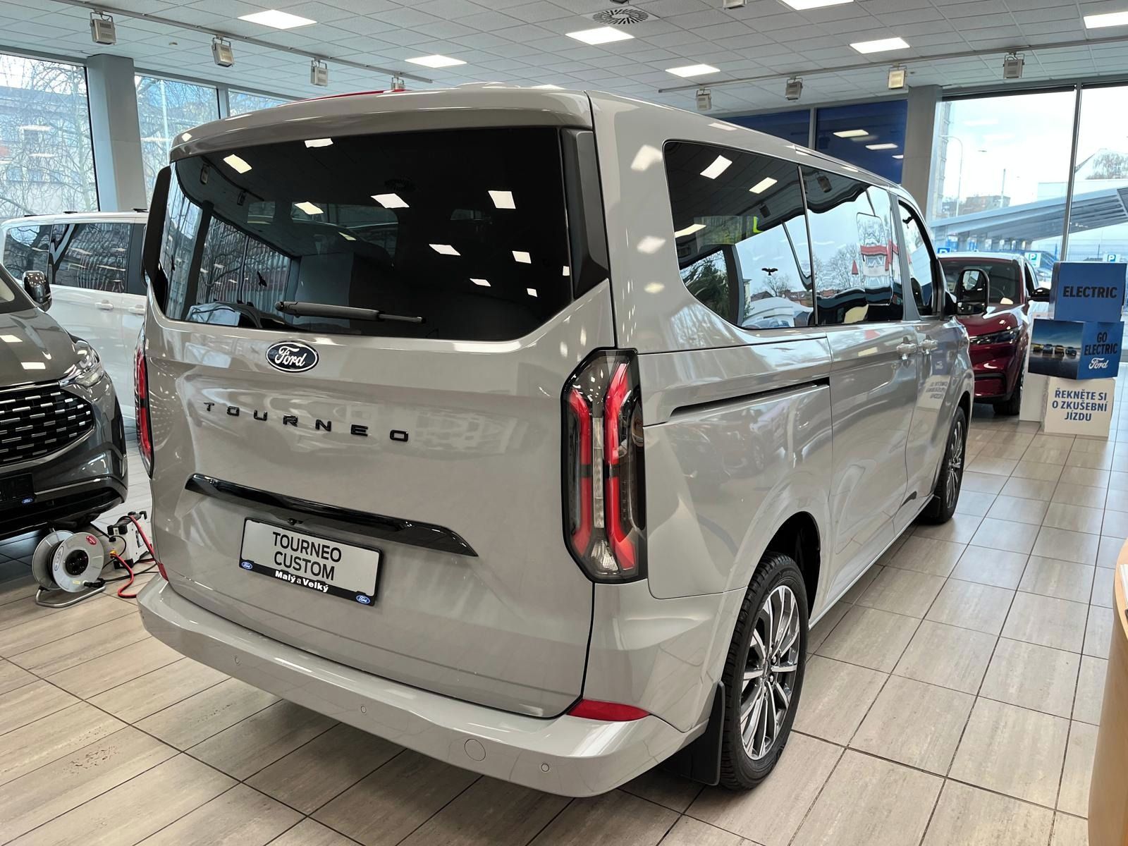 Ford Tourneo Custom, 2.0 EcoBlue 170 k,8st.aut, - fotka 2