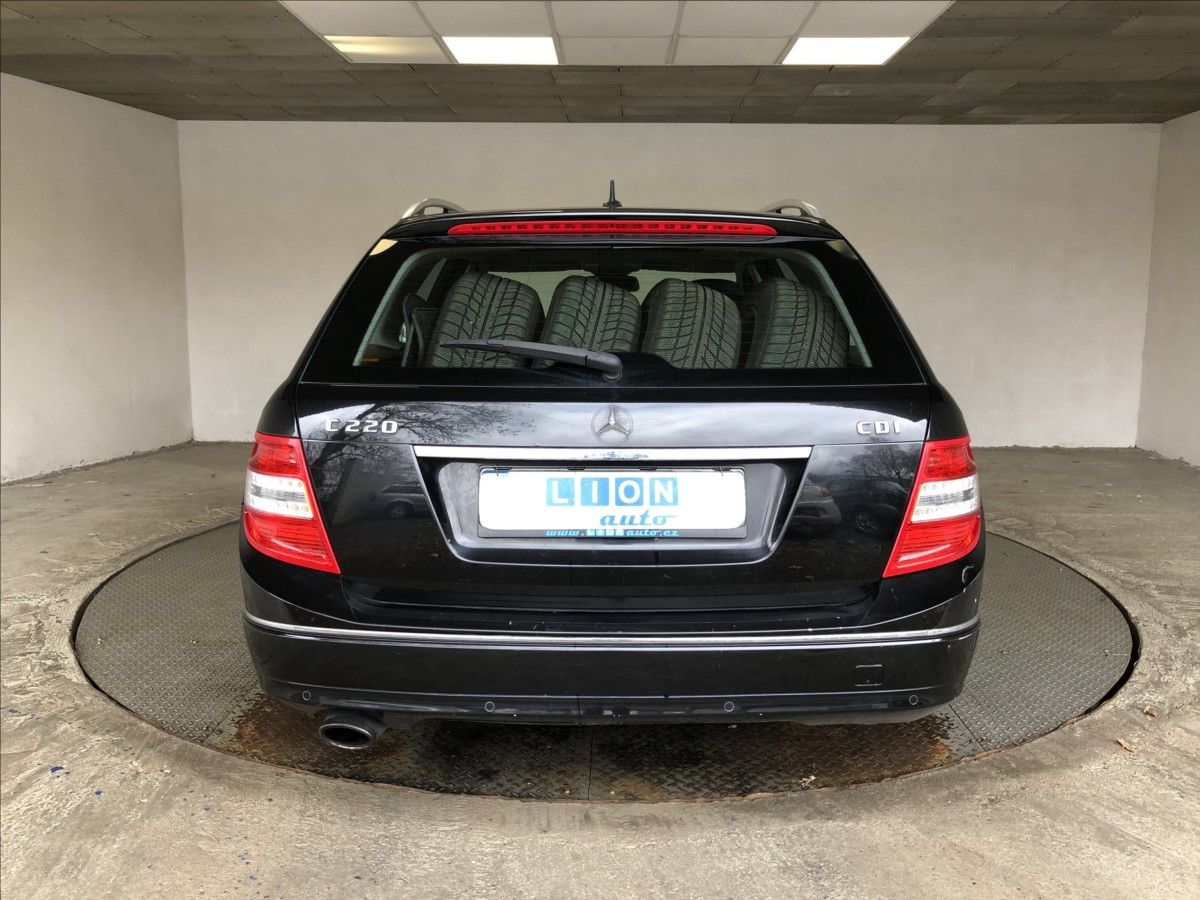 Mercedes-Benz Třídy C, 2,2 220 CDI - fotka 6