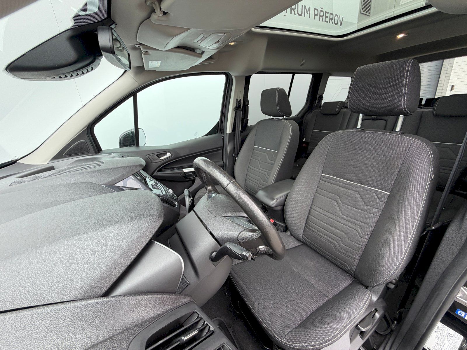 Ford Tourneo Connect, 1.5 TDCi 88kW Titanium 7 míst - fotka 6