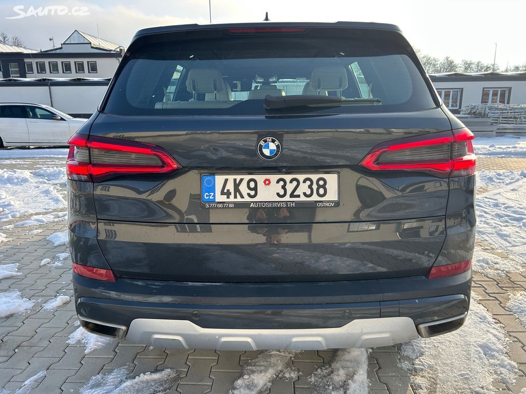 BMW X5, xDrive 40i - fotka 5