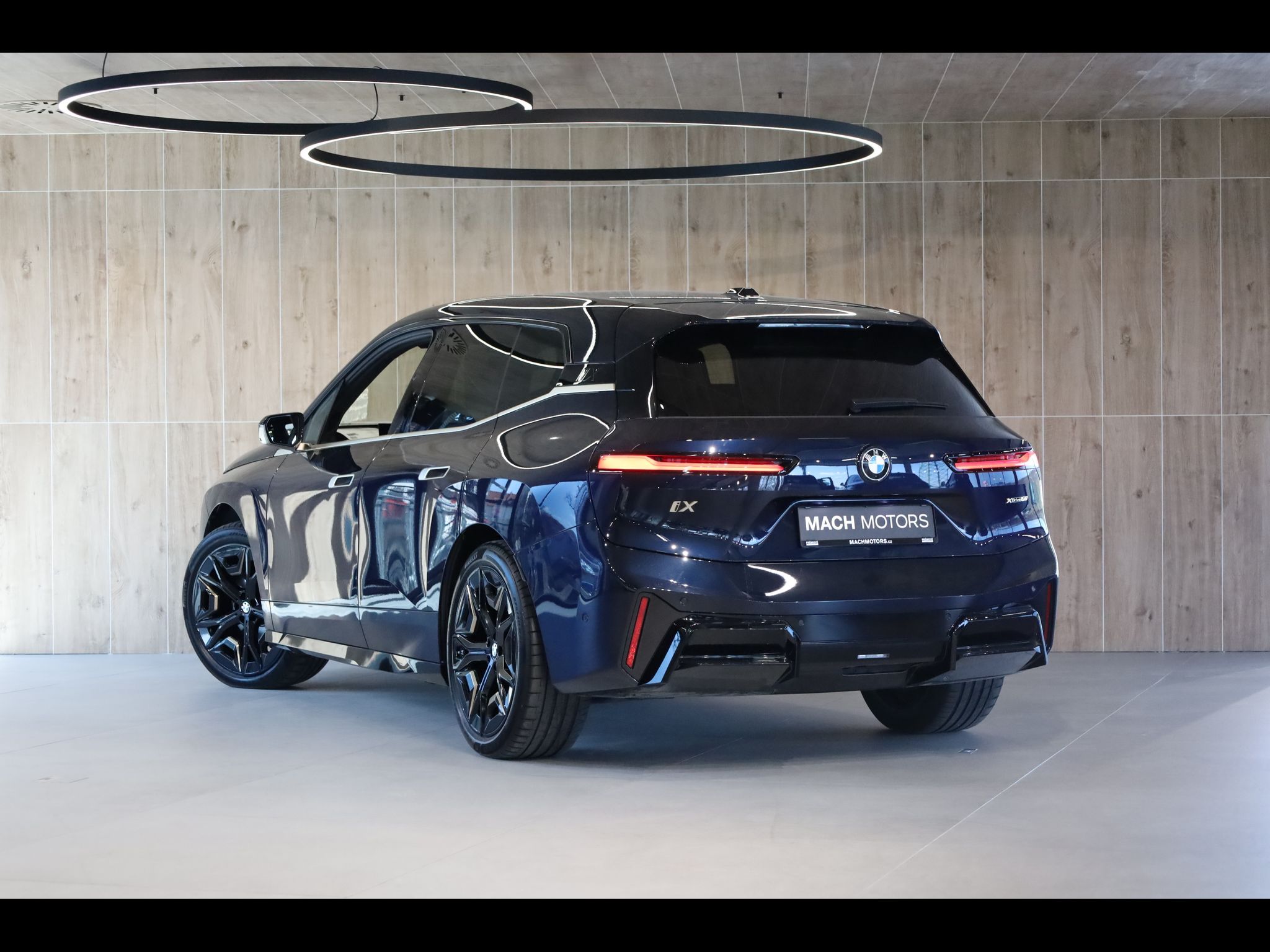 BMW iX, xDrive60, Masáž, Ventilace - fotka 5