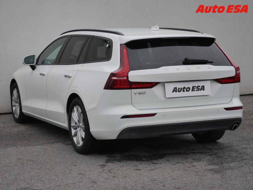 Volvo V60, 2.0 D3,AC,LED,navi - fotka 6