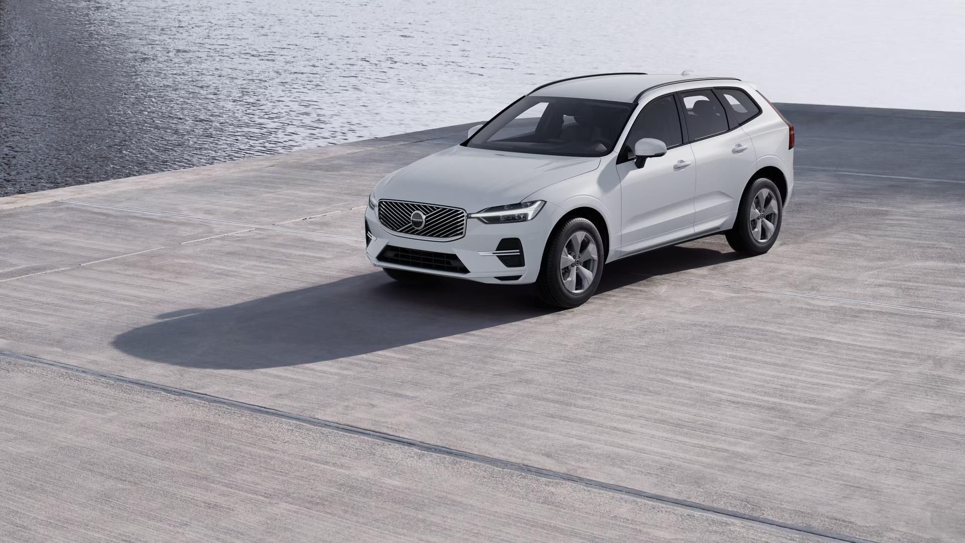 Volvo XC60, B5 AWD AUT CORE - fotka 2