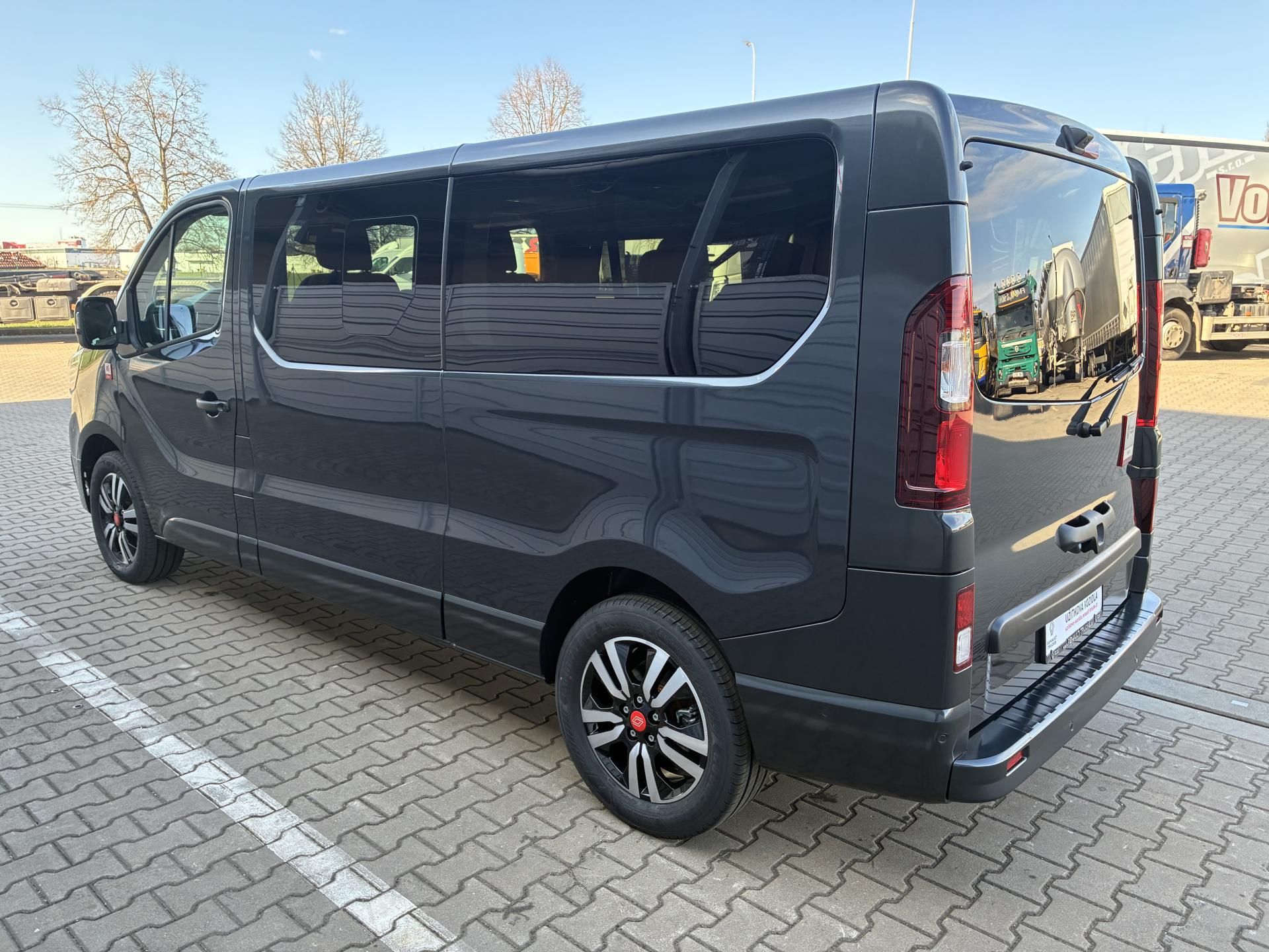 Renault Trafic, COMBI L2H1 170k AT9 RED 8 MÍST - fotka 4