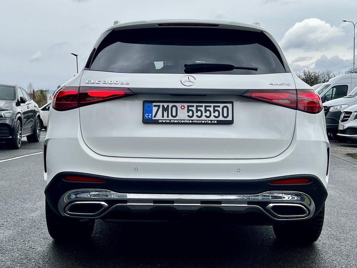 Mercedes-Benz GLC, 300 de 4M Plug-In hybrid - fotka 4