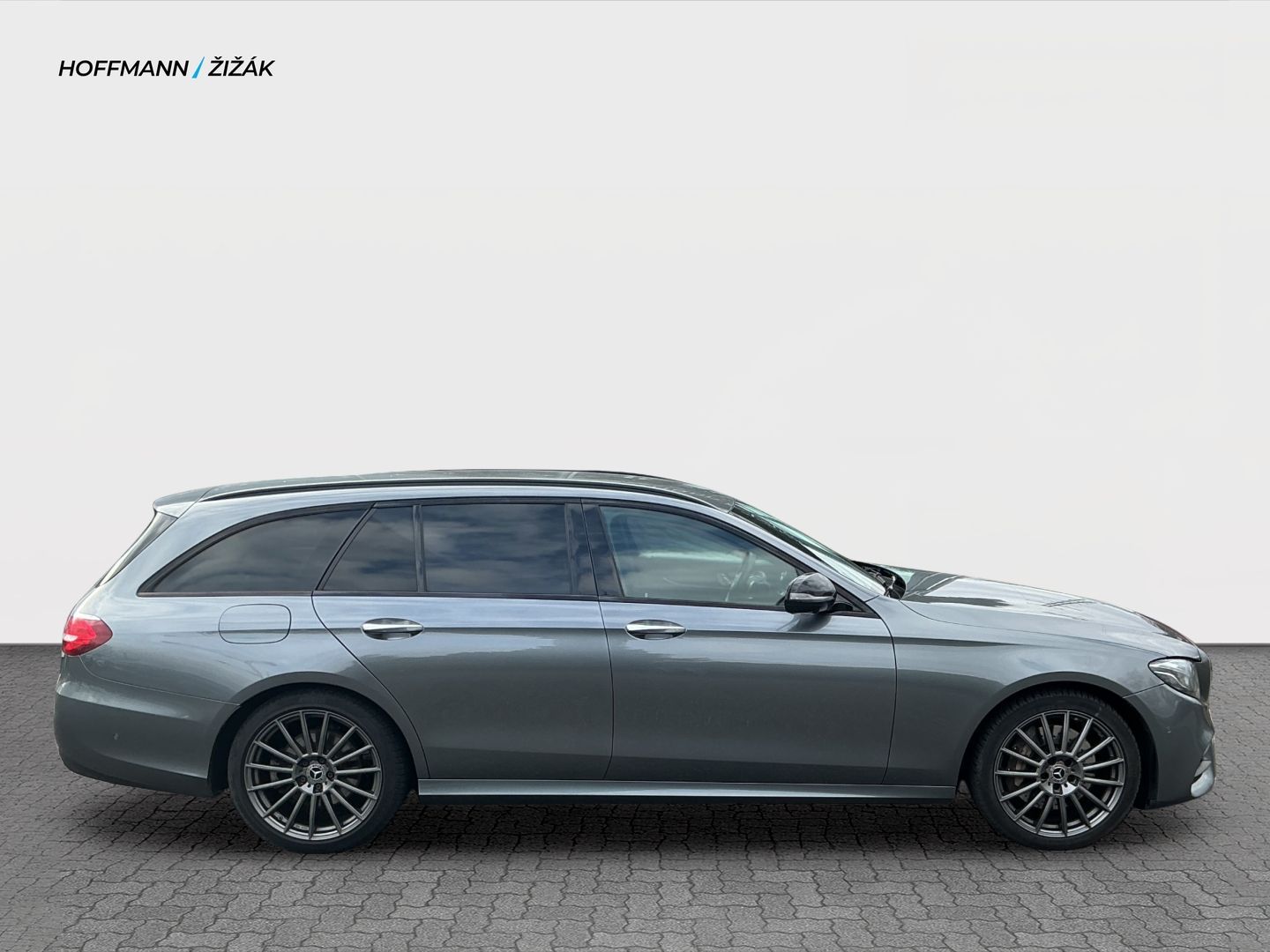 Mercedes-Benz Třídy E, 350 d AVANTGARDE 4MATIC - fotka 4