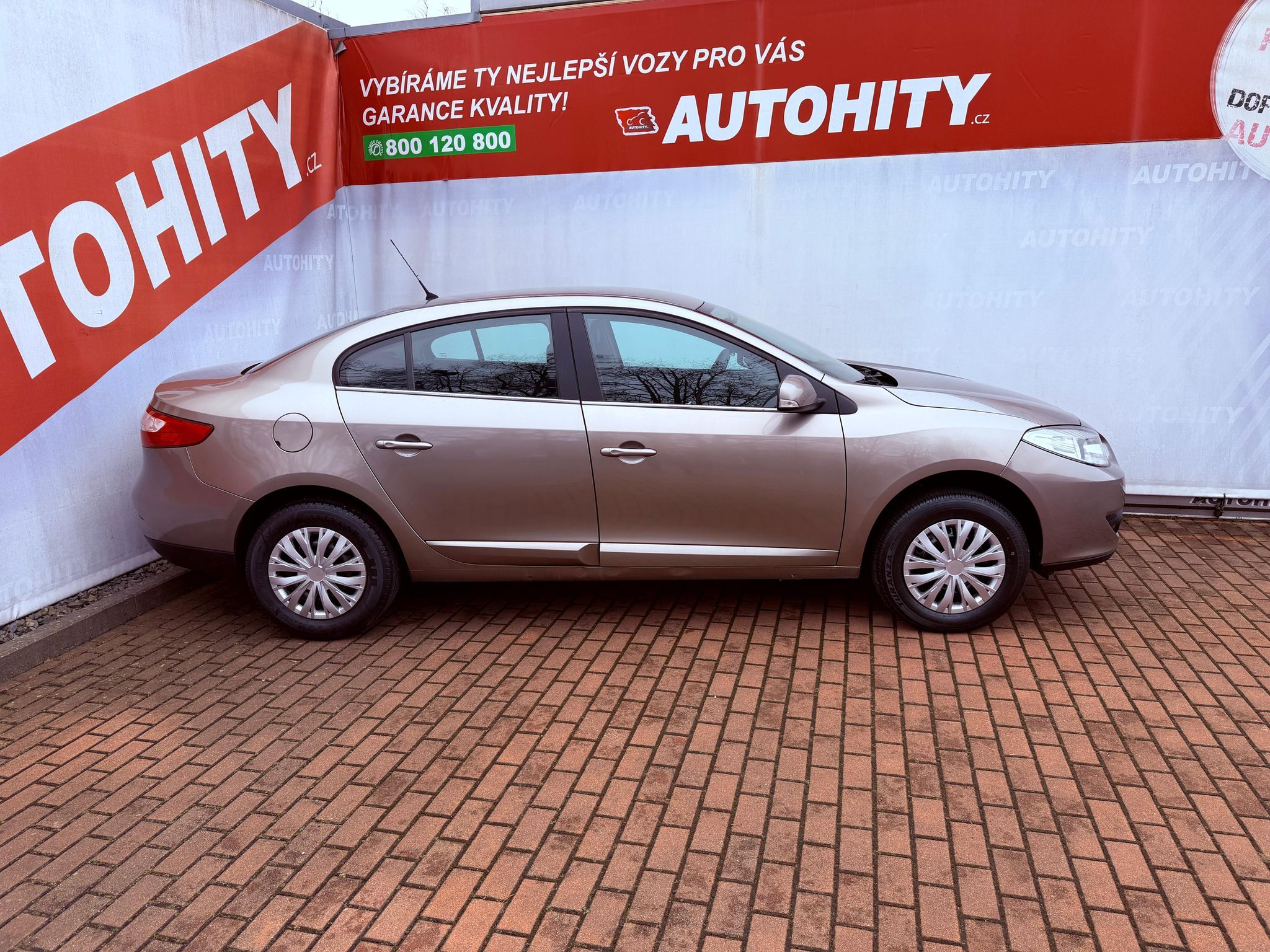 Renault Fluence, 1.6 16V, ČR - fotka 5