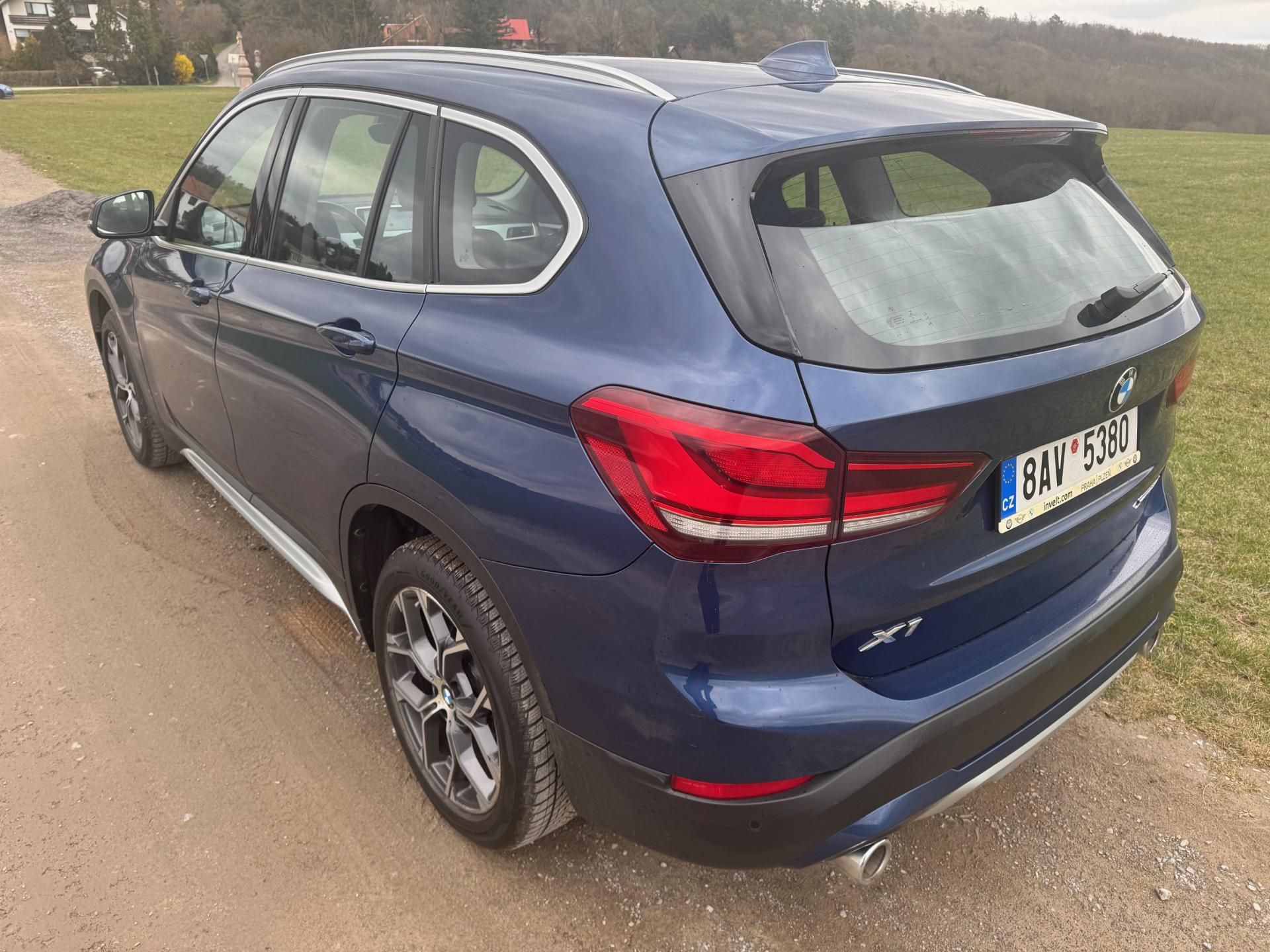 BMW X1, 18d X-DRIVE AT/8 X LINE ČR - fotka 4