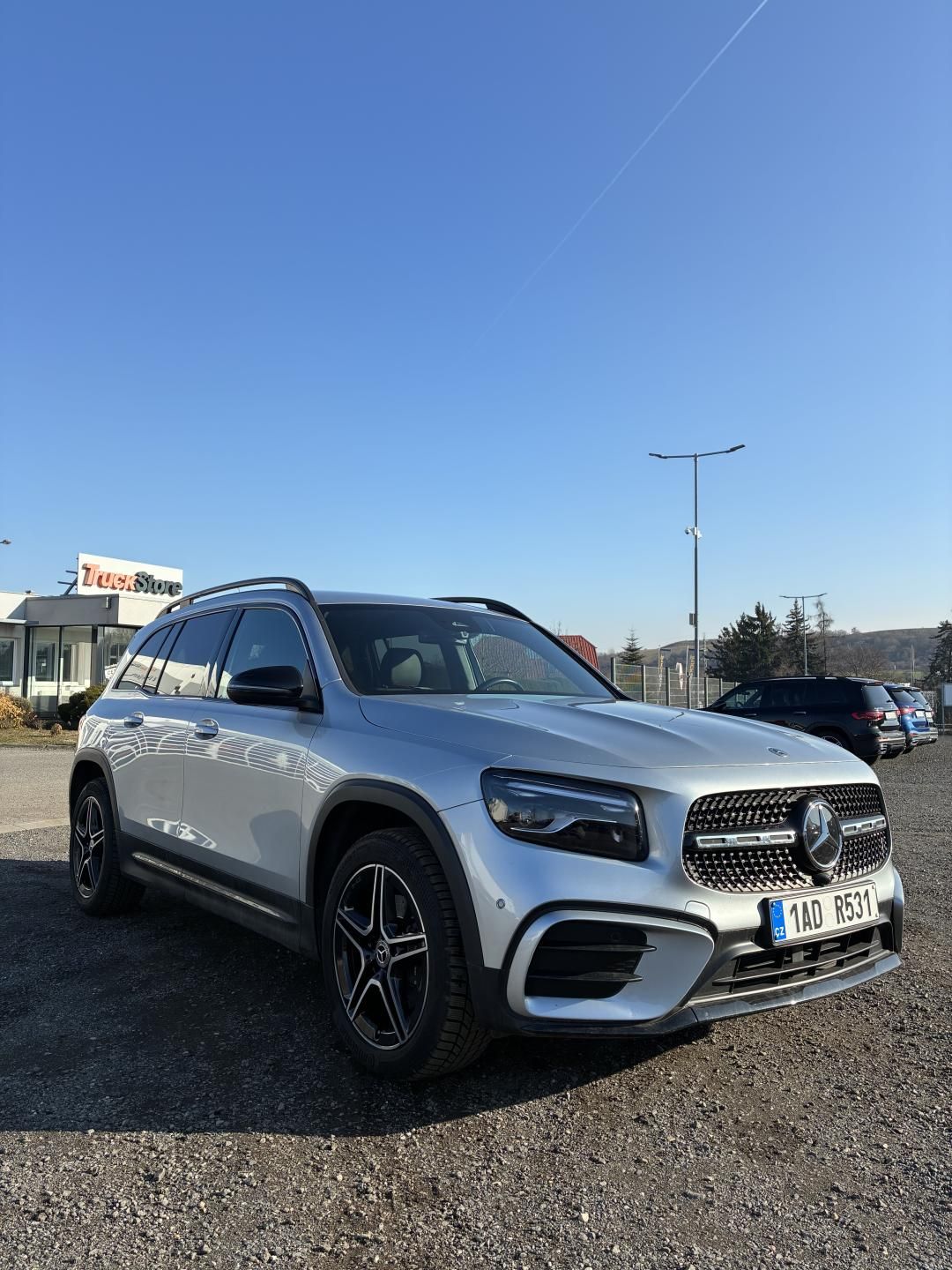 Mercedes-Benz GLB, 200d 4MATIC - fotka 2