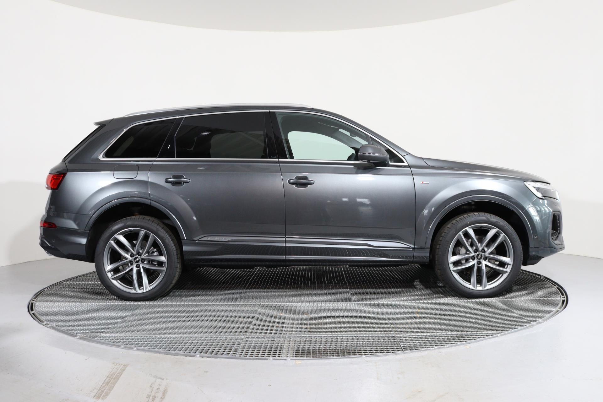 Audi Q7, Sline TDI quattro tiptronic - fotka 4