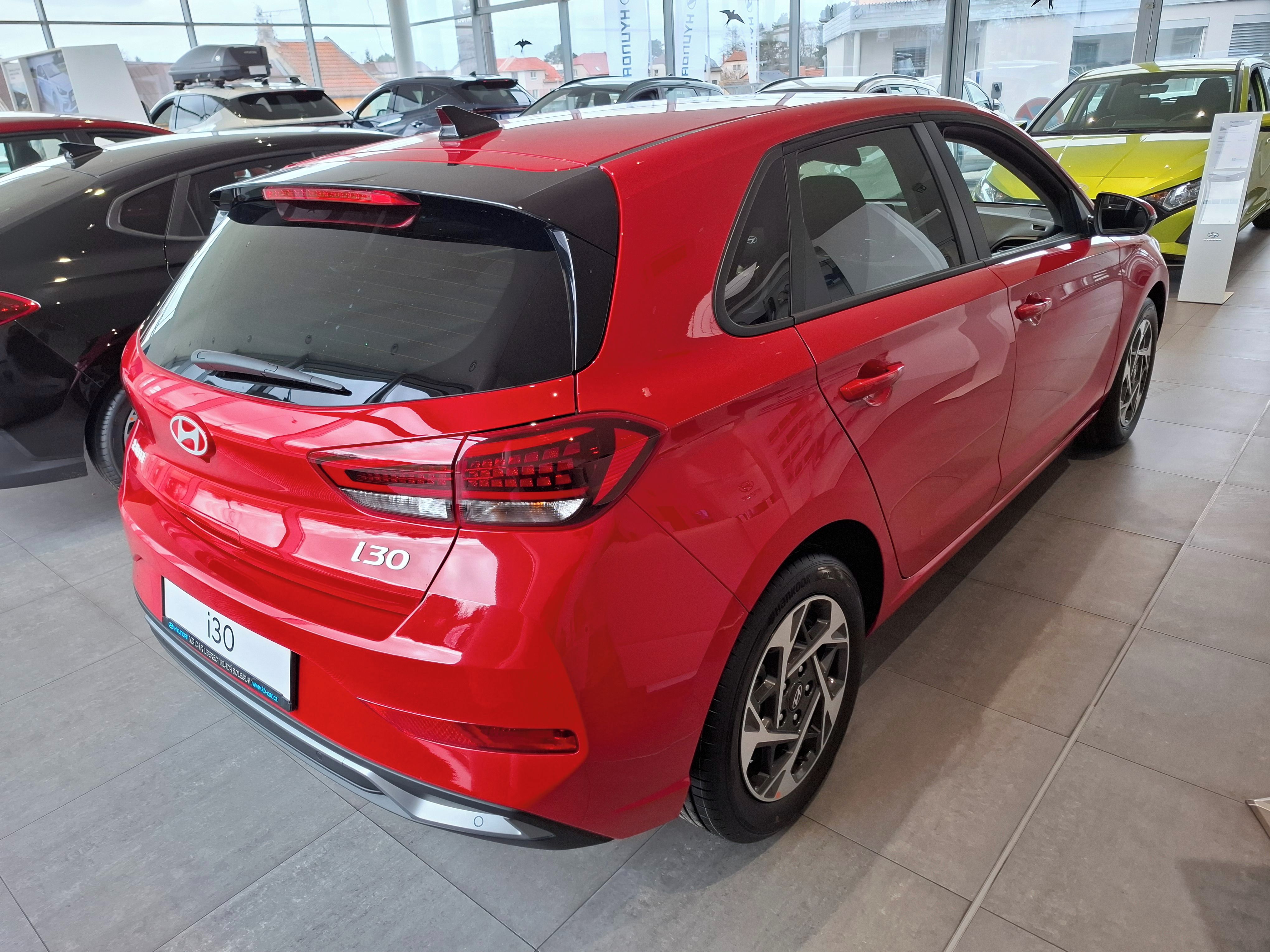 Hyundai i30, 1,0TGDI 85kW SMART FWD MT - fotka 4