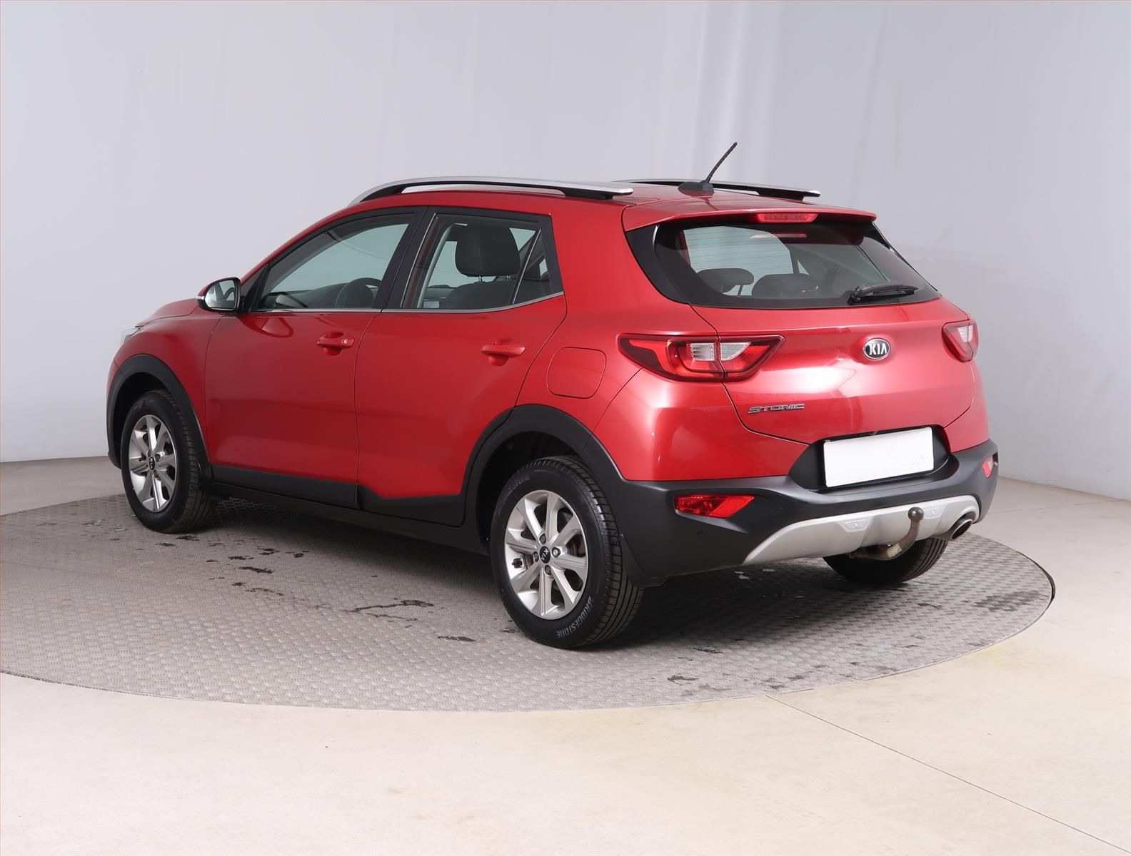 Kia Stonic, 1.25 CVVT, ČR,1.maj - fotka 4