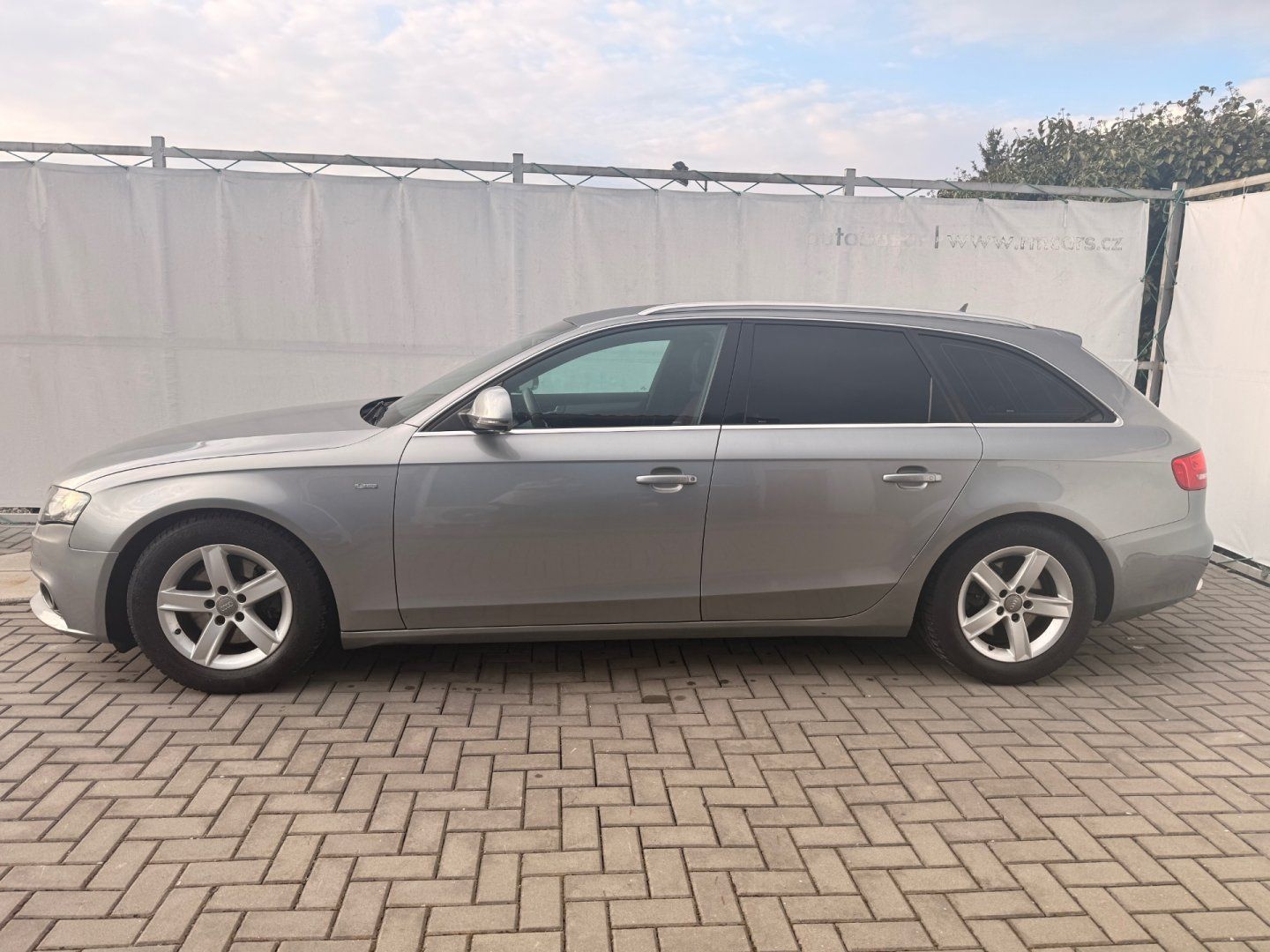 Audi A4, 2.0TDI 105kW S-line*TZ*NAVI* - fotka 3