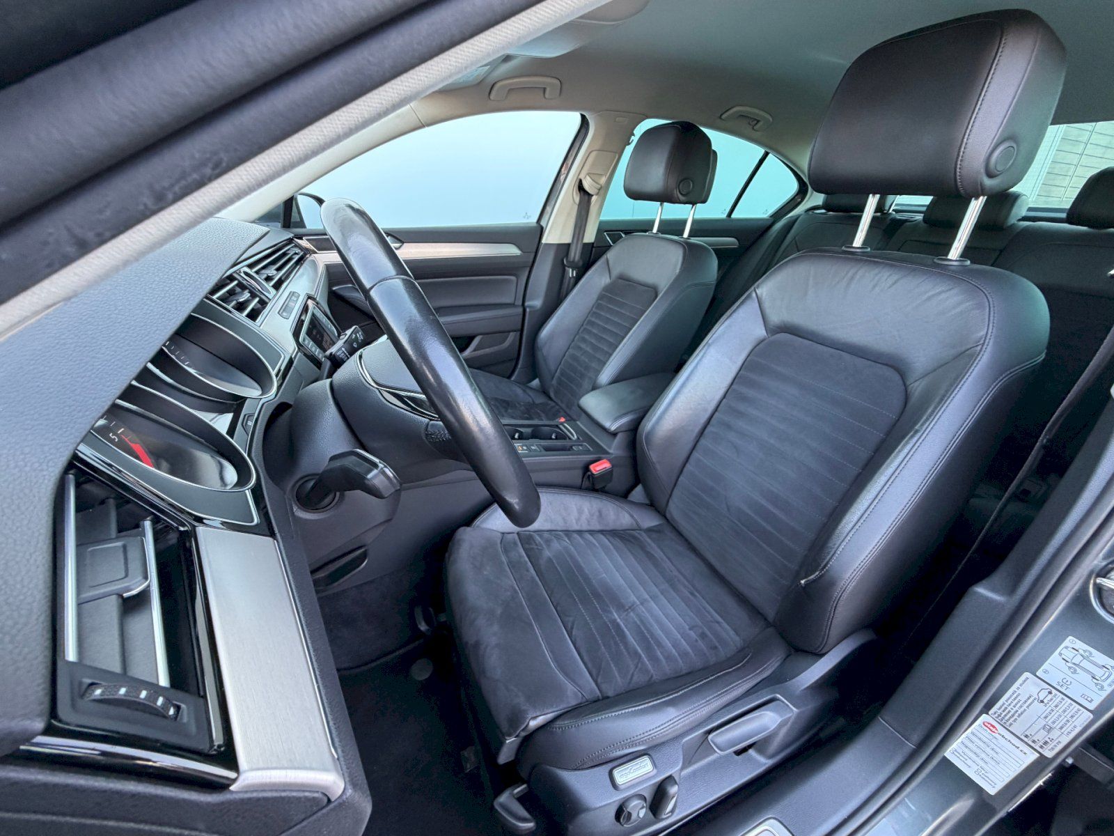 Volkswagen Passat, 2.0 TDI 110kW HighLine - fotka 6