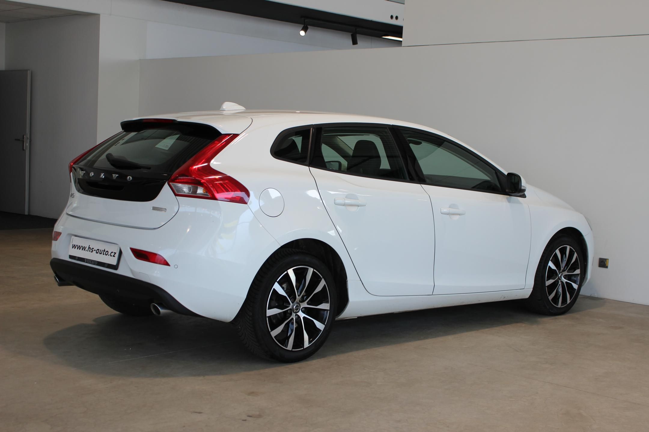 Volvo V40, 2.0d.DE,120HP, - fotka 4