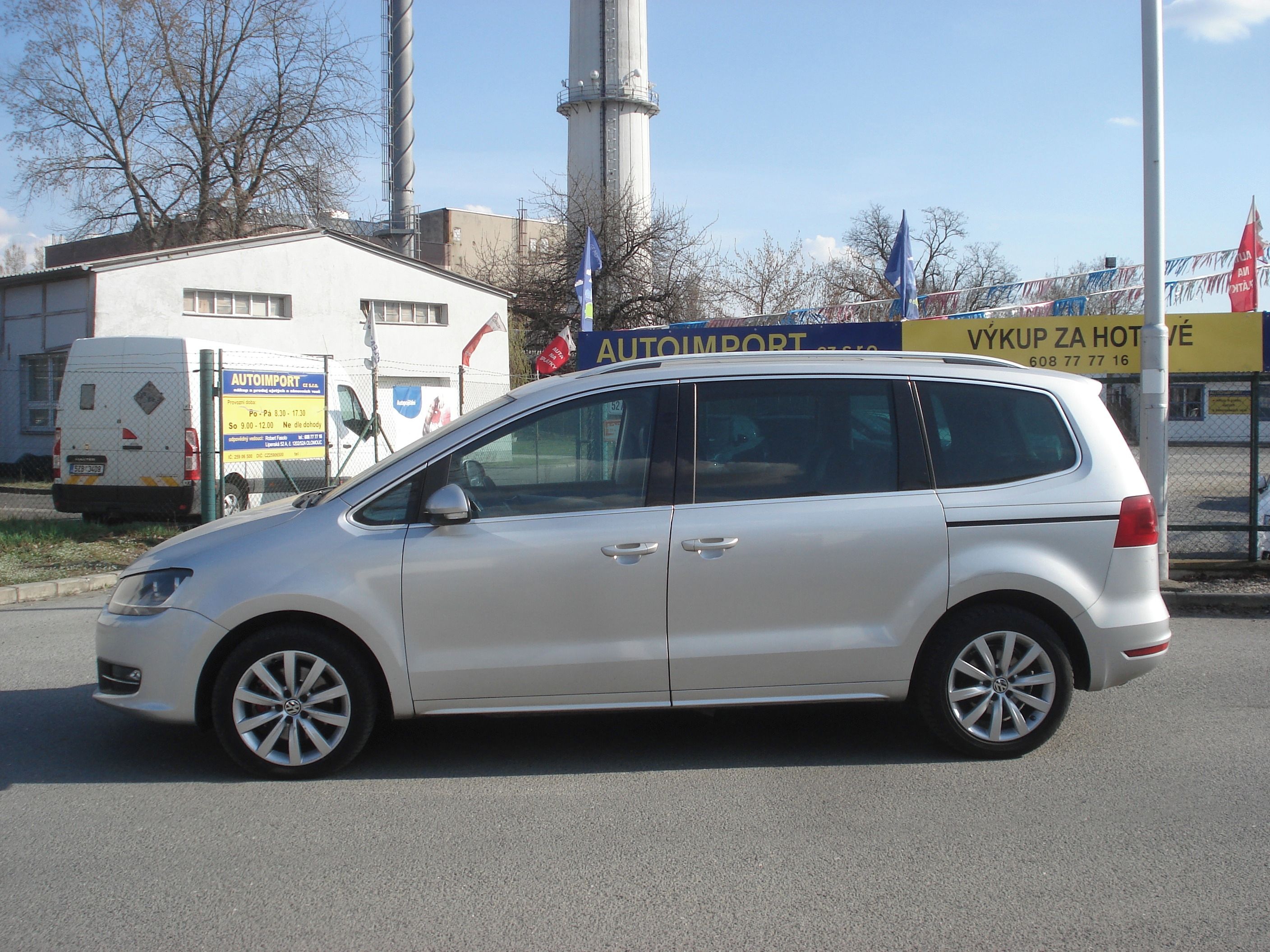 Volkswagen Sharan, 2.0 TDi HIGHLINE 7 M 125 KW - fotka 2