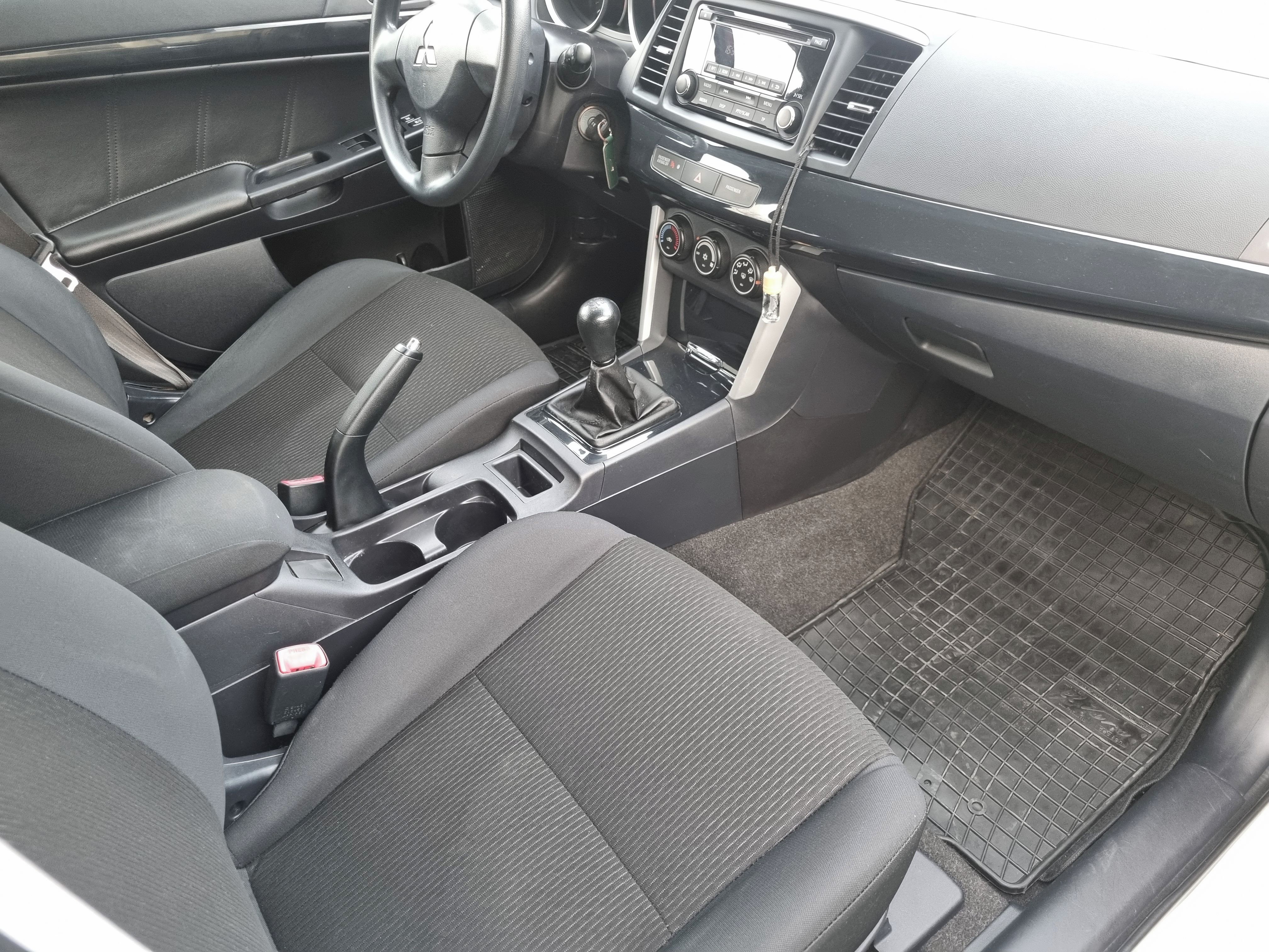 Mitsubishi Lancer, 1.6 86KW Klima - fotka 5