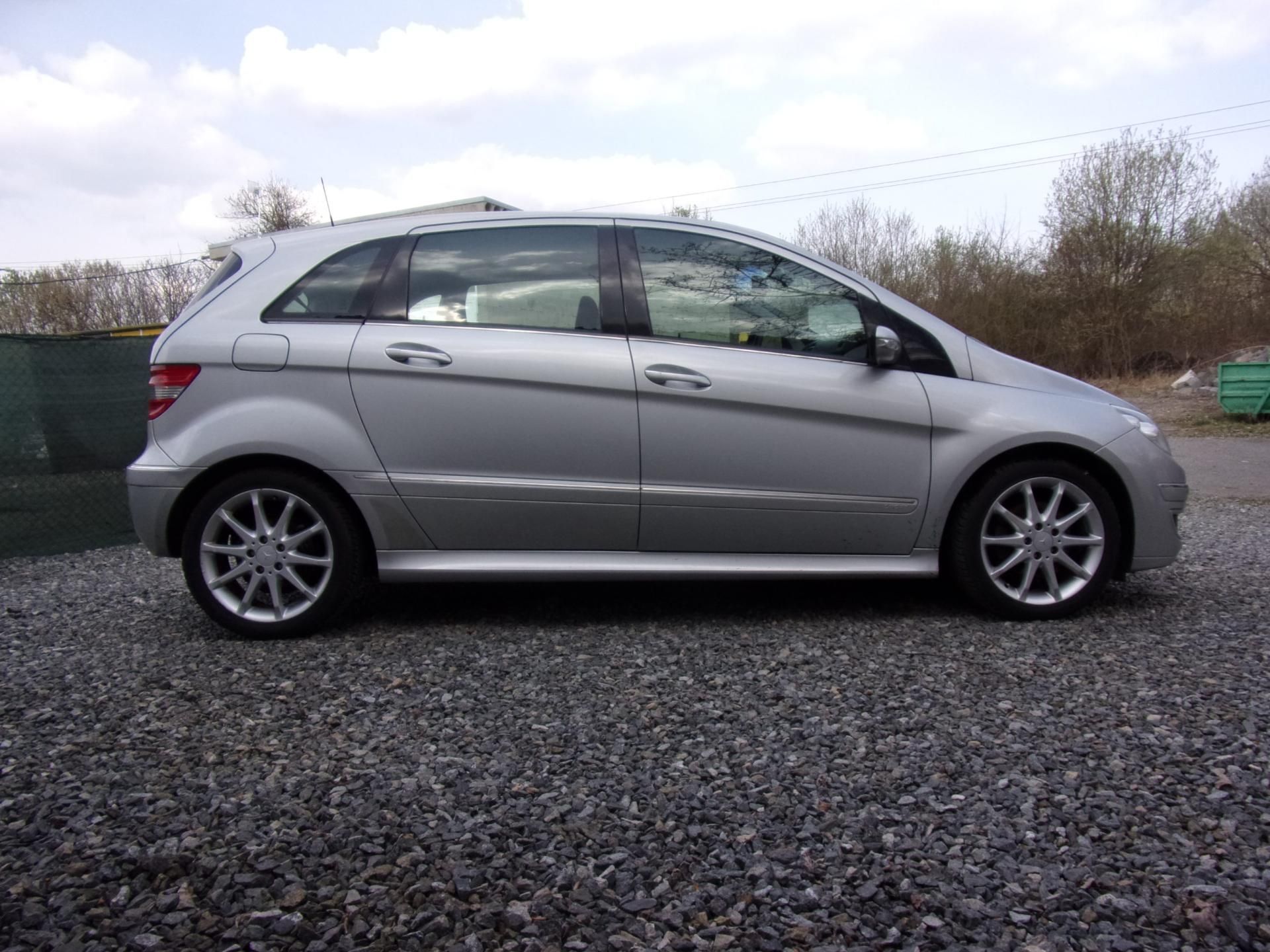 Mercedes-Benz Třídy B, 200 CDi 103kW SPORT 130 000 KM - fotka 4