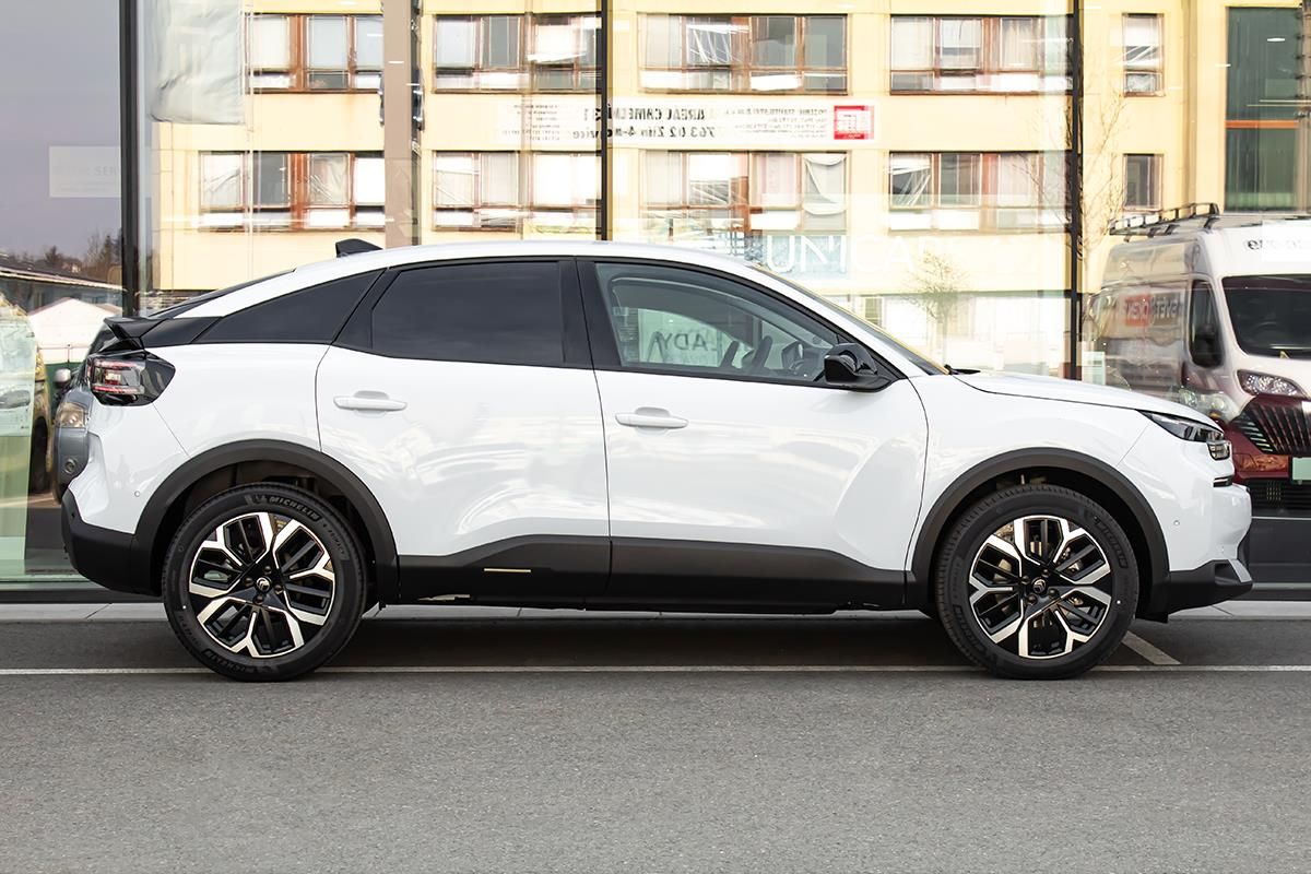 Citroën C4, 1,2 MAX 130k Automat + ZIMA - fotka 4