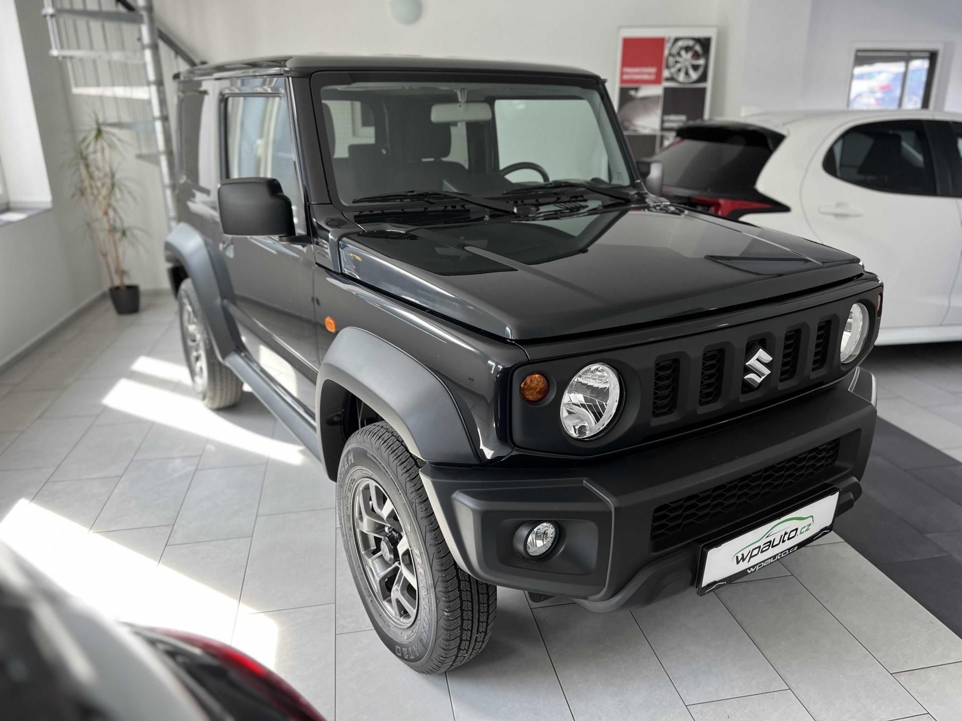 Suzuki Jimny, ALLGRIP 1.5VVT AUTOMAT 4-MÍSTA - fotka 3