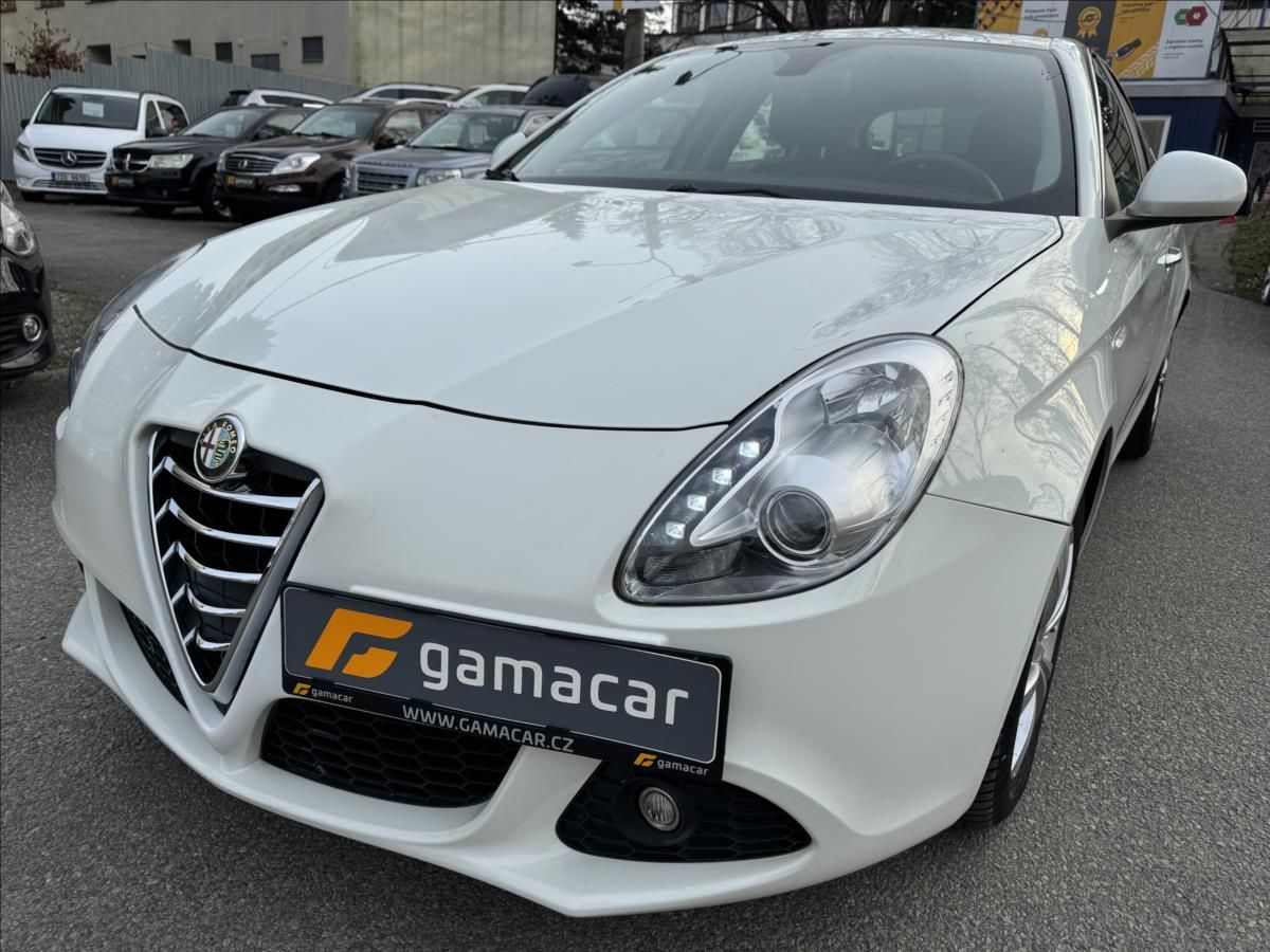 Alfa Romeo Giulietta, 1,4 NOVÉ ROZVODY.! - fotka 2