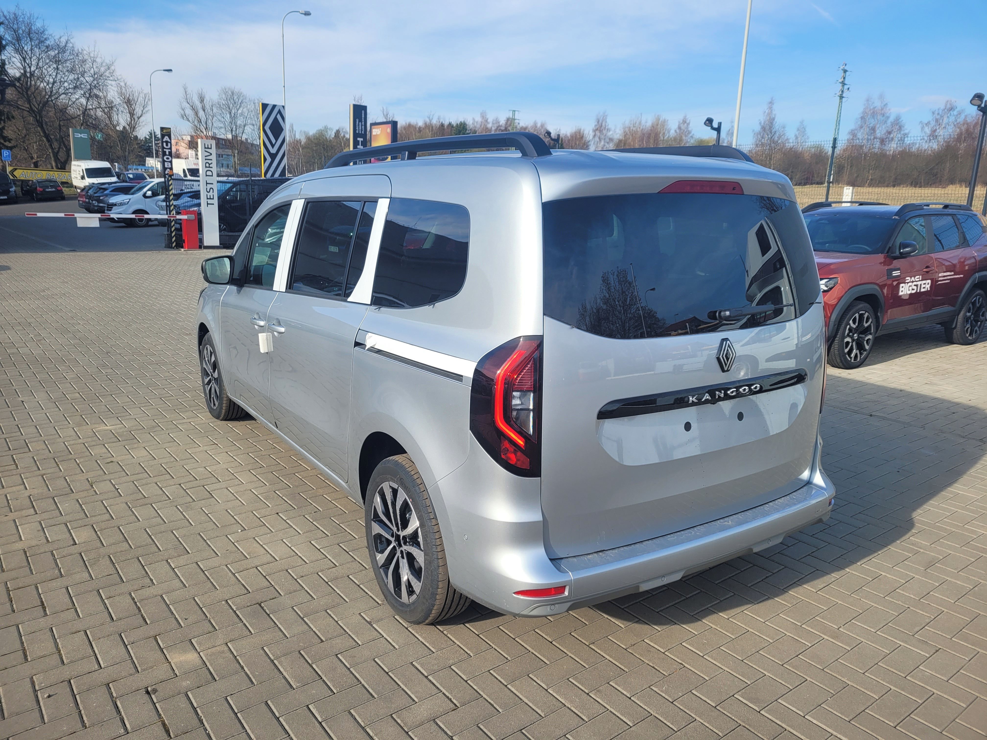 Renault Kangoo, grand techno TCe 130 - fotka 3